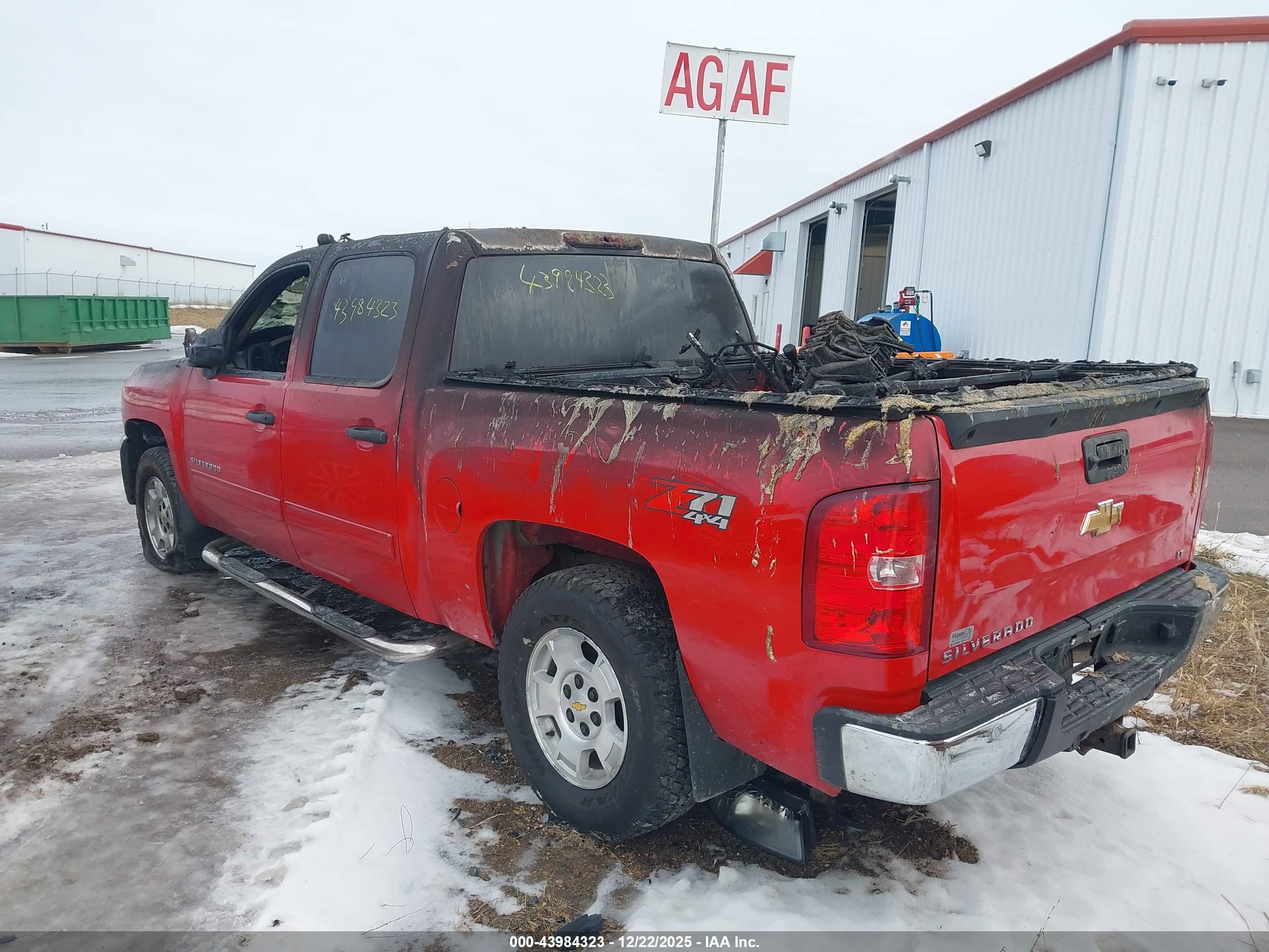 CHEVROLET SILVERADO image 3