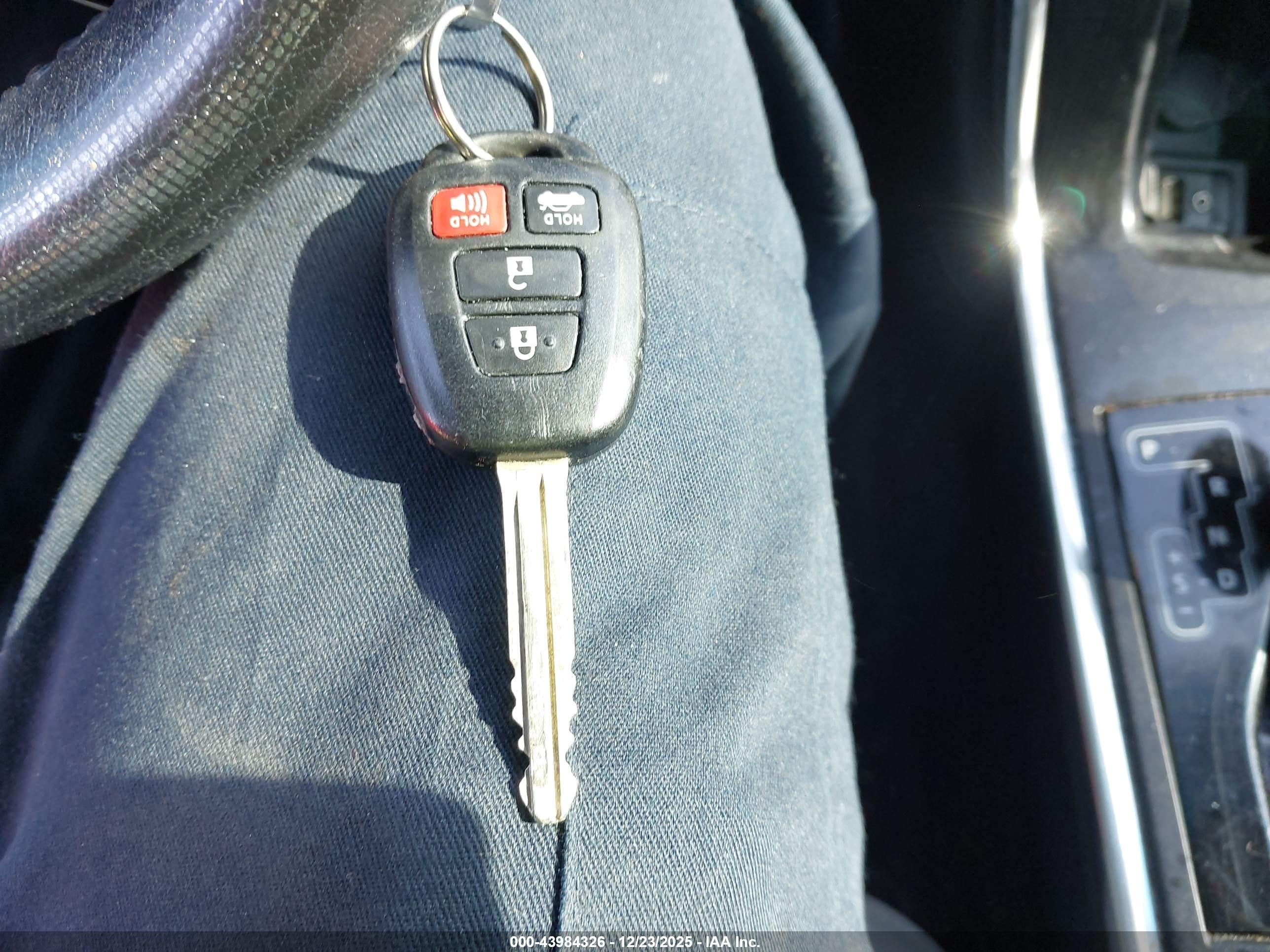 TOYOTA CAMRY image 11