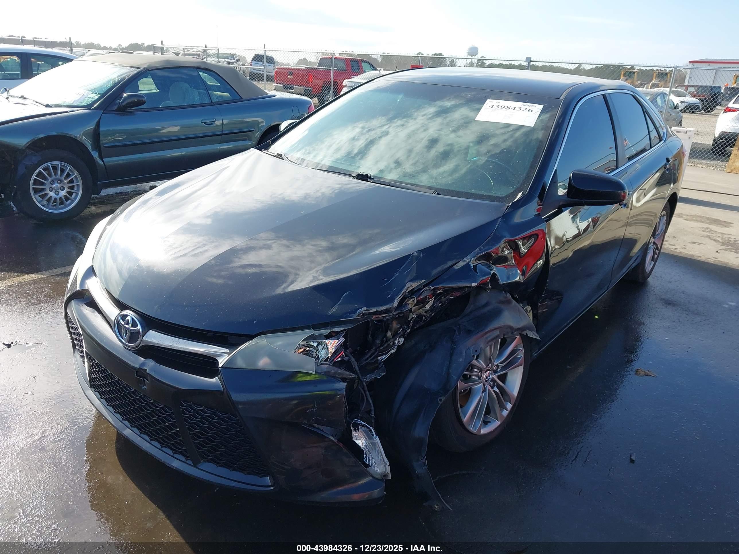 TOYOTA CAMRY image 2