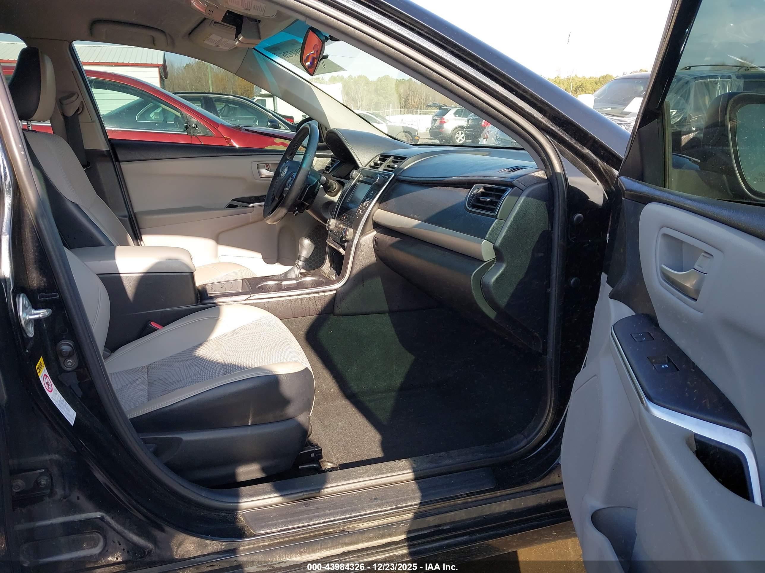 TOYOTA CAMRY image 5