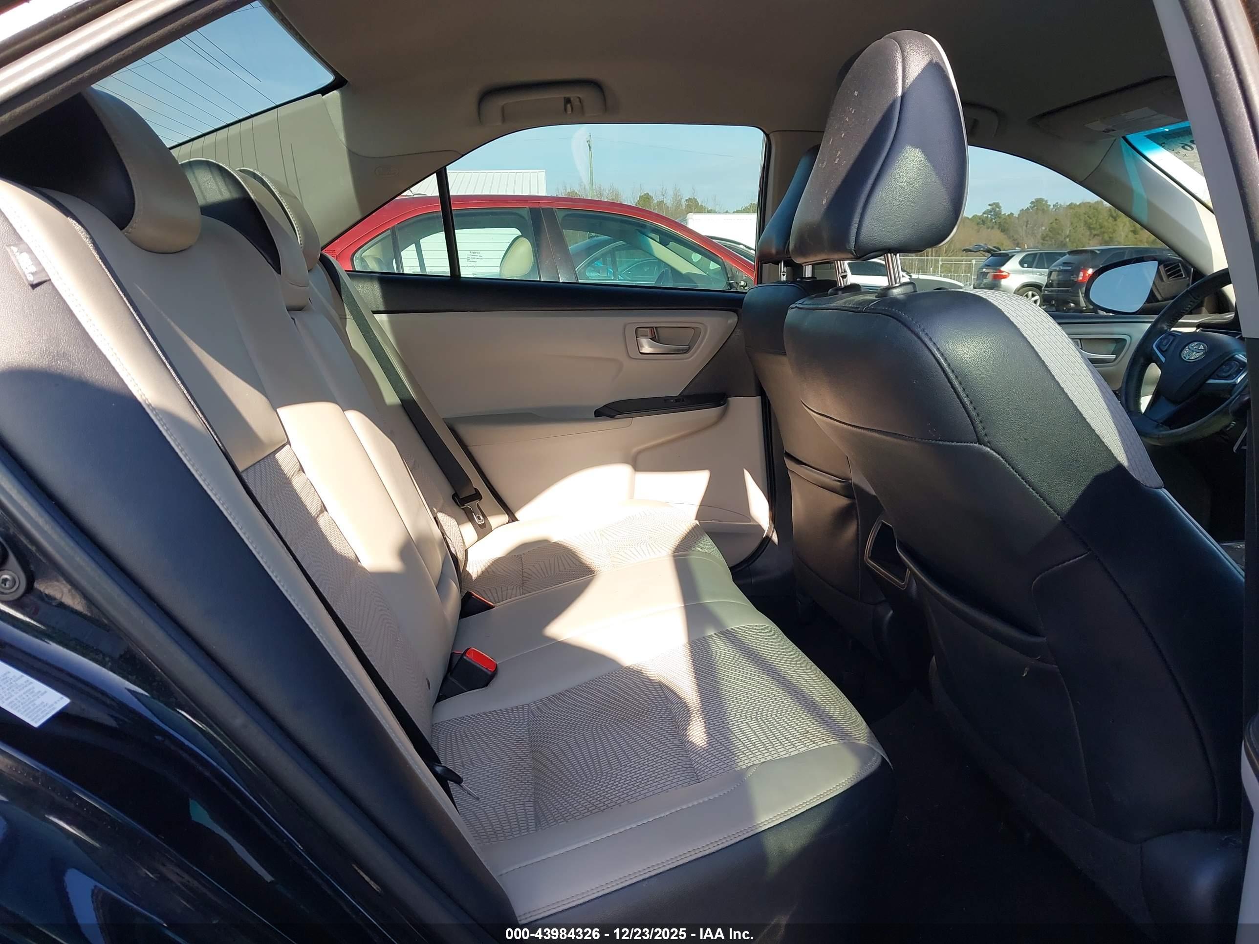 TOYOTA CAMRY image 8