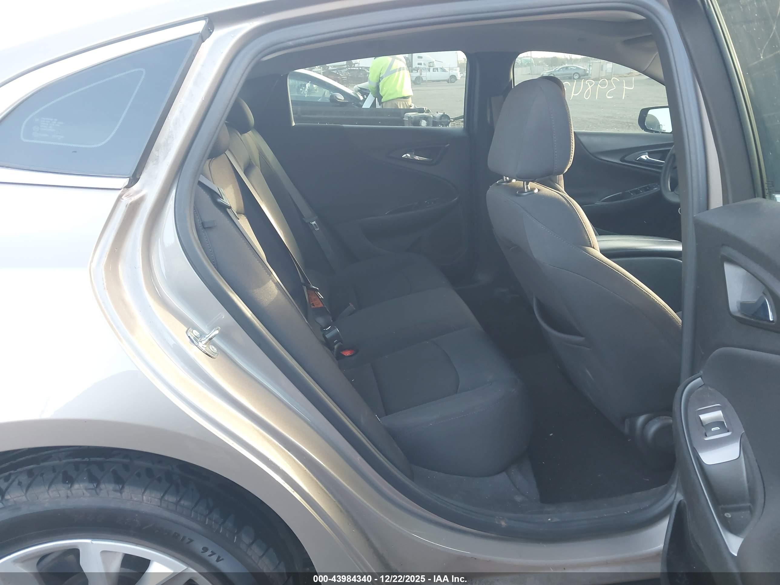 CHEVROLET MALIBU image 8
