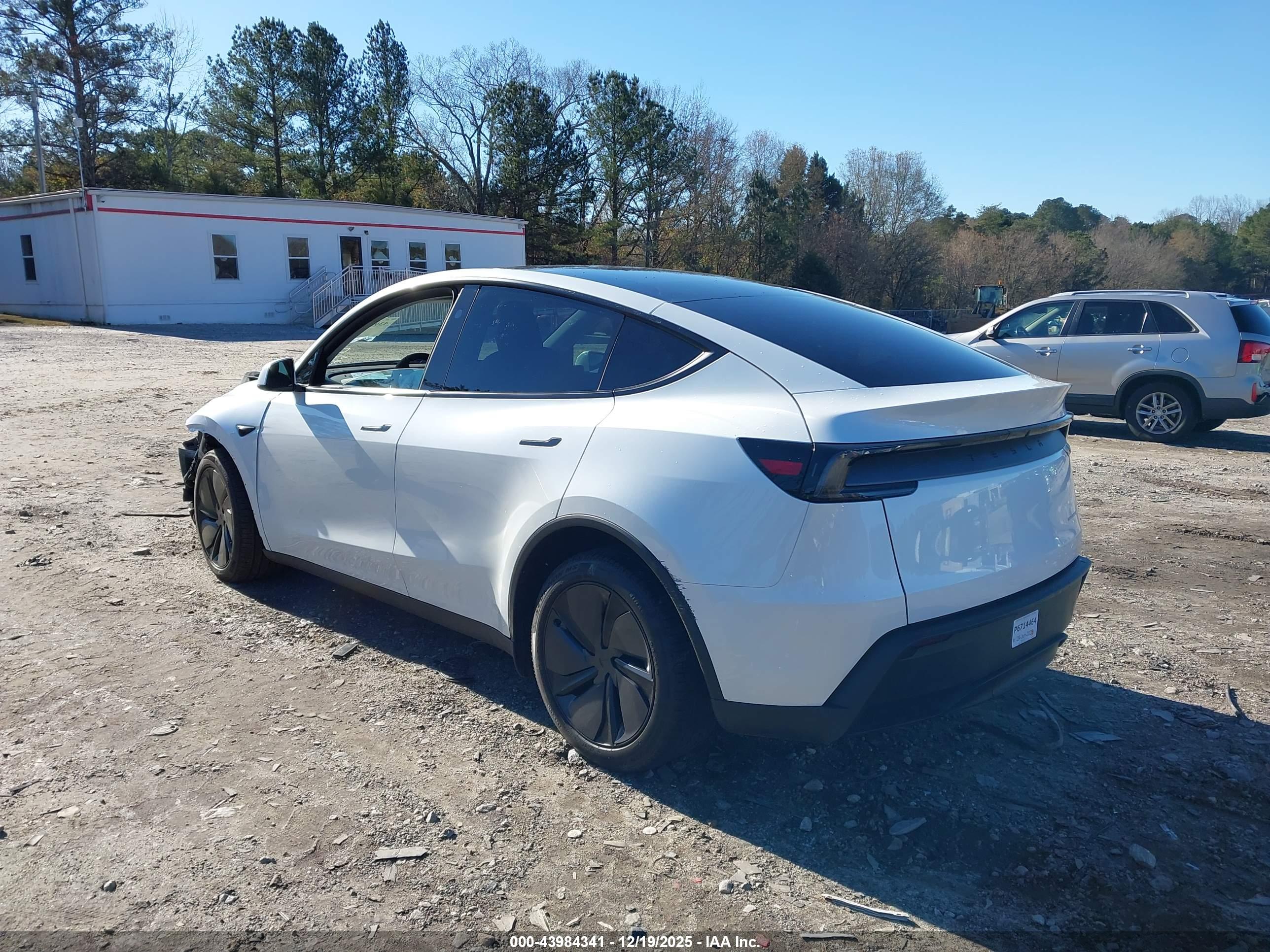 TESLA MODEL image 3