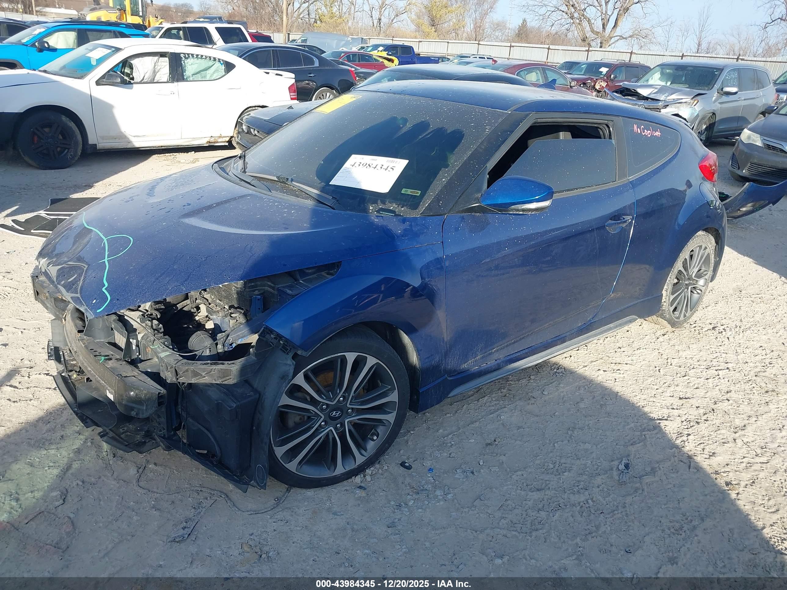 HYUNDAI VELOSTER image 2