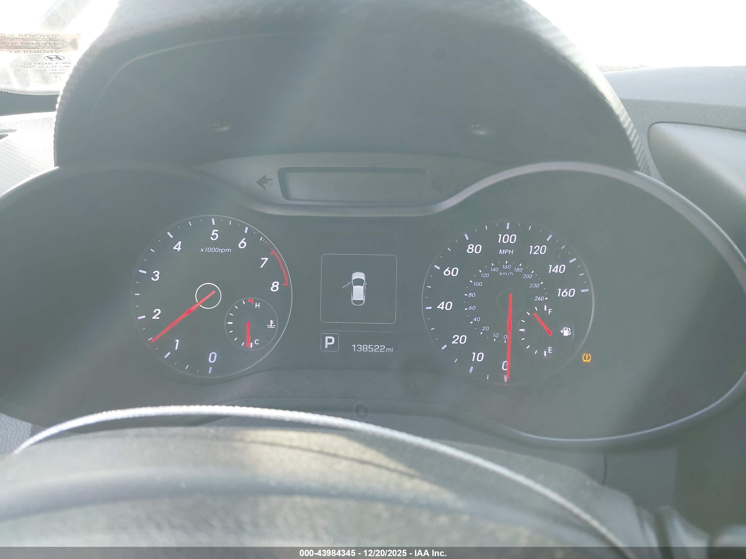 HYUNDAI VELOSTER image 7