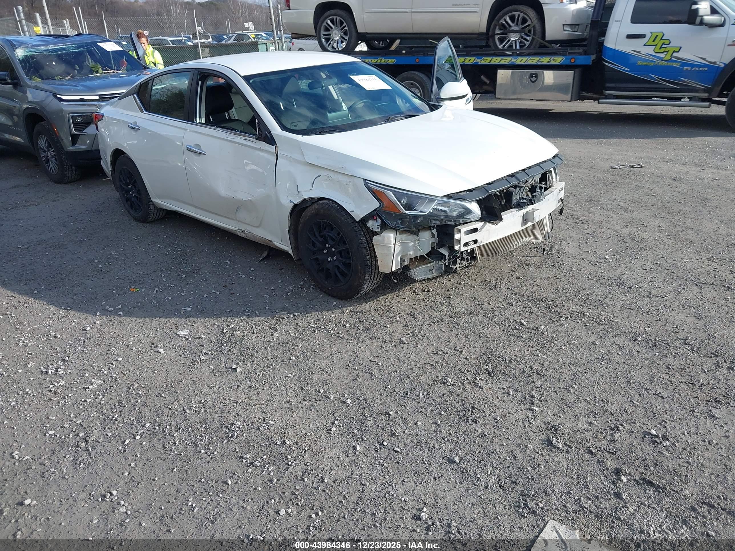 NISSAN ALTIMA image 6