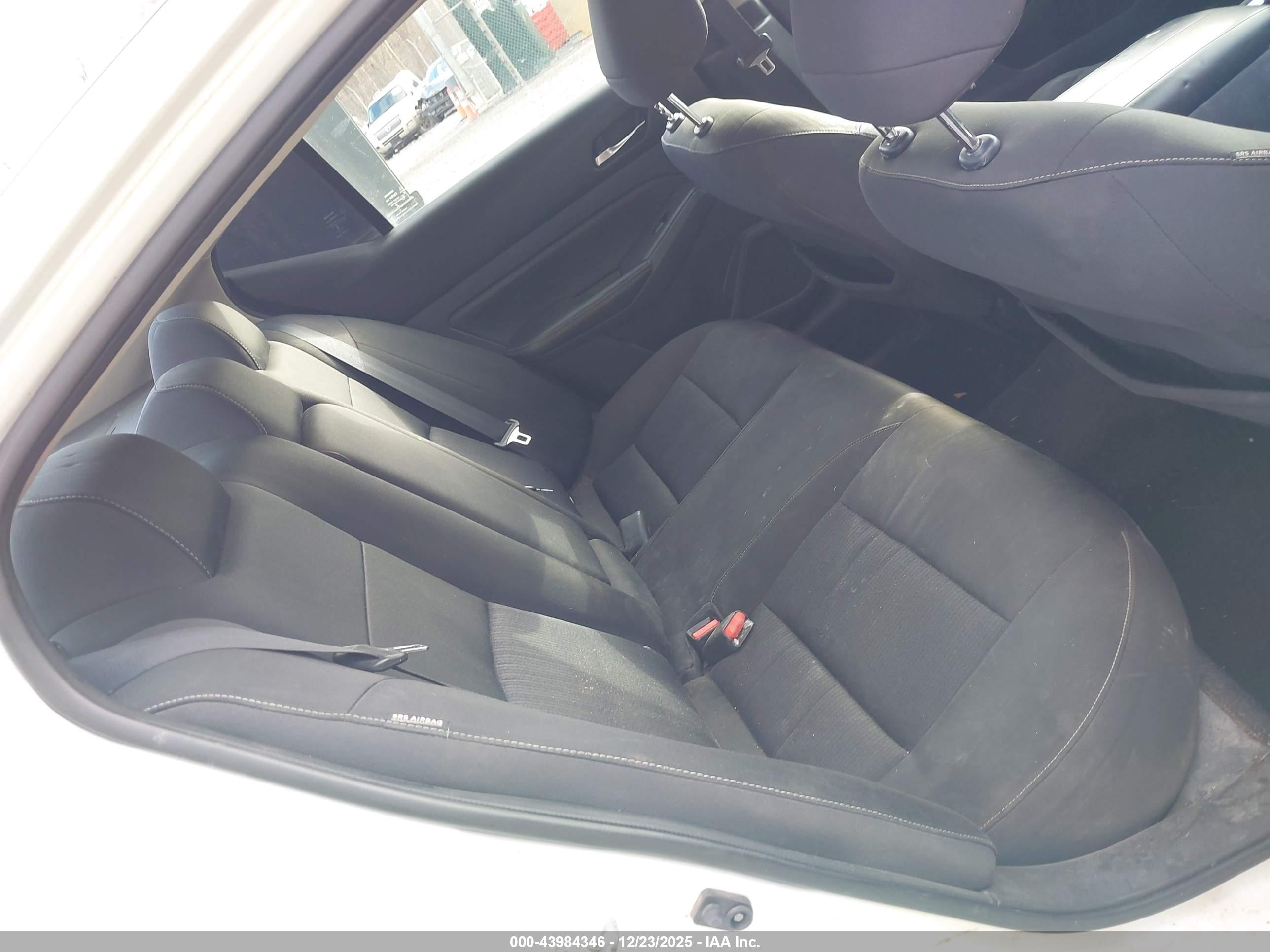 NISSAN ALTIMA image 8