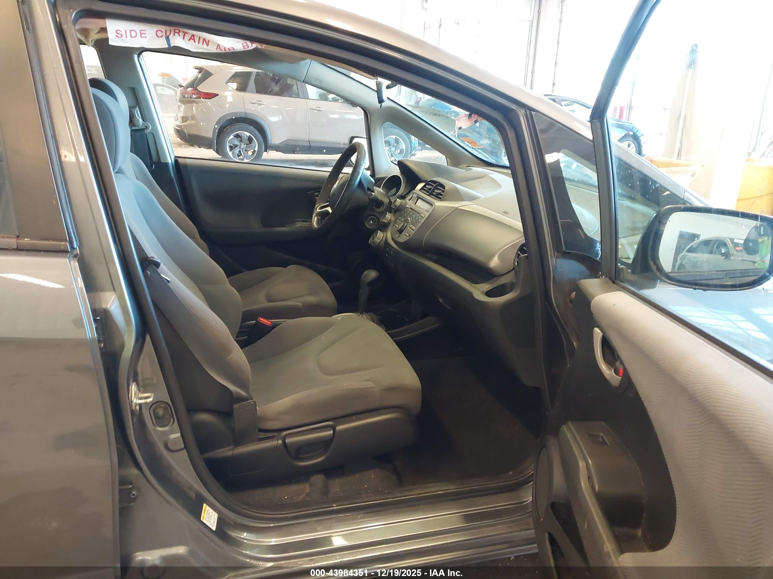 HONDA FIT image 5