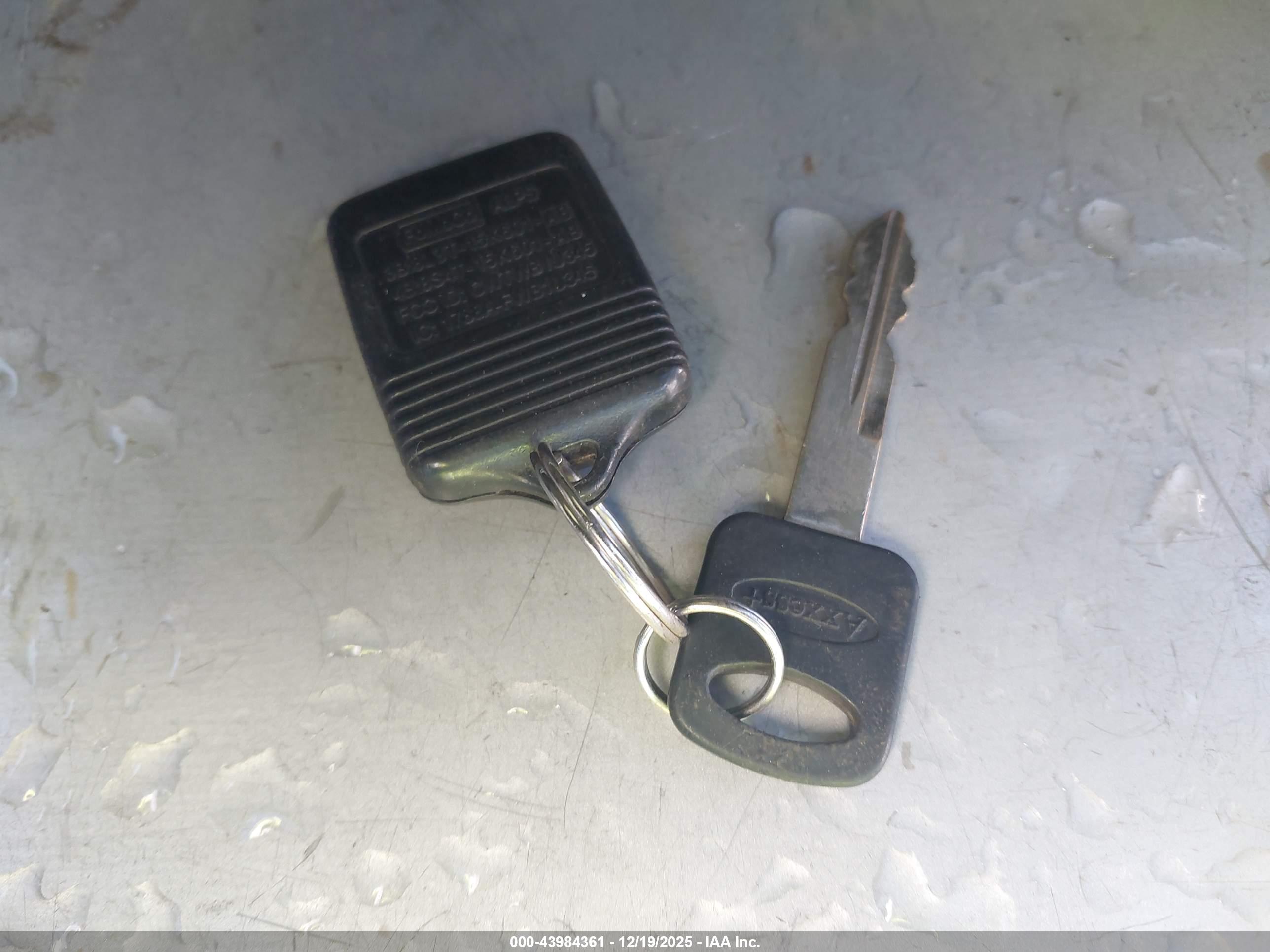 FORD E-350 image 11
