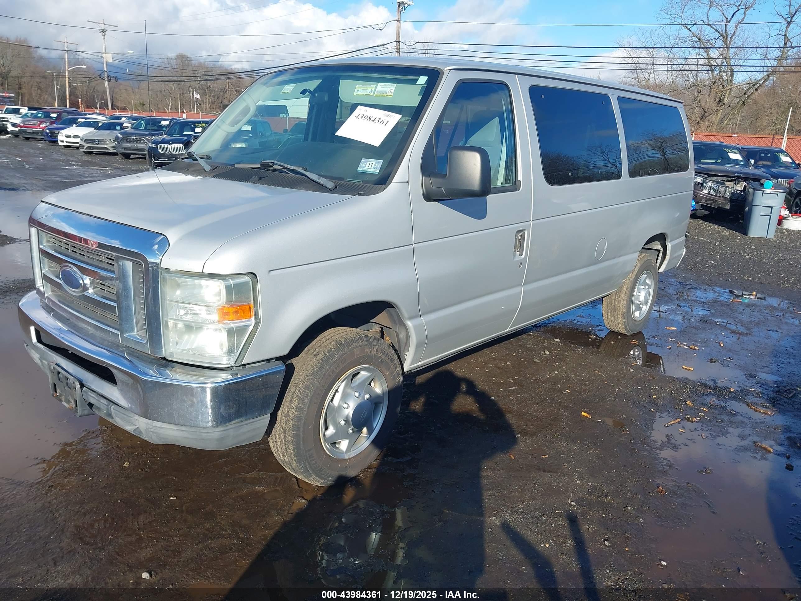 FORD E-350 image 2