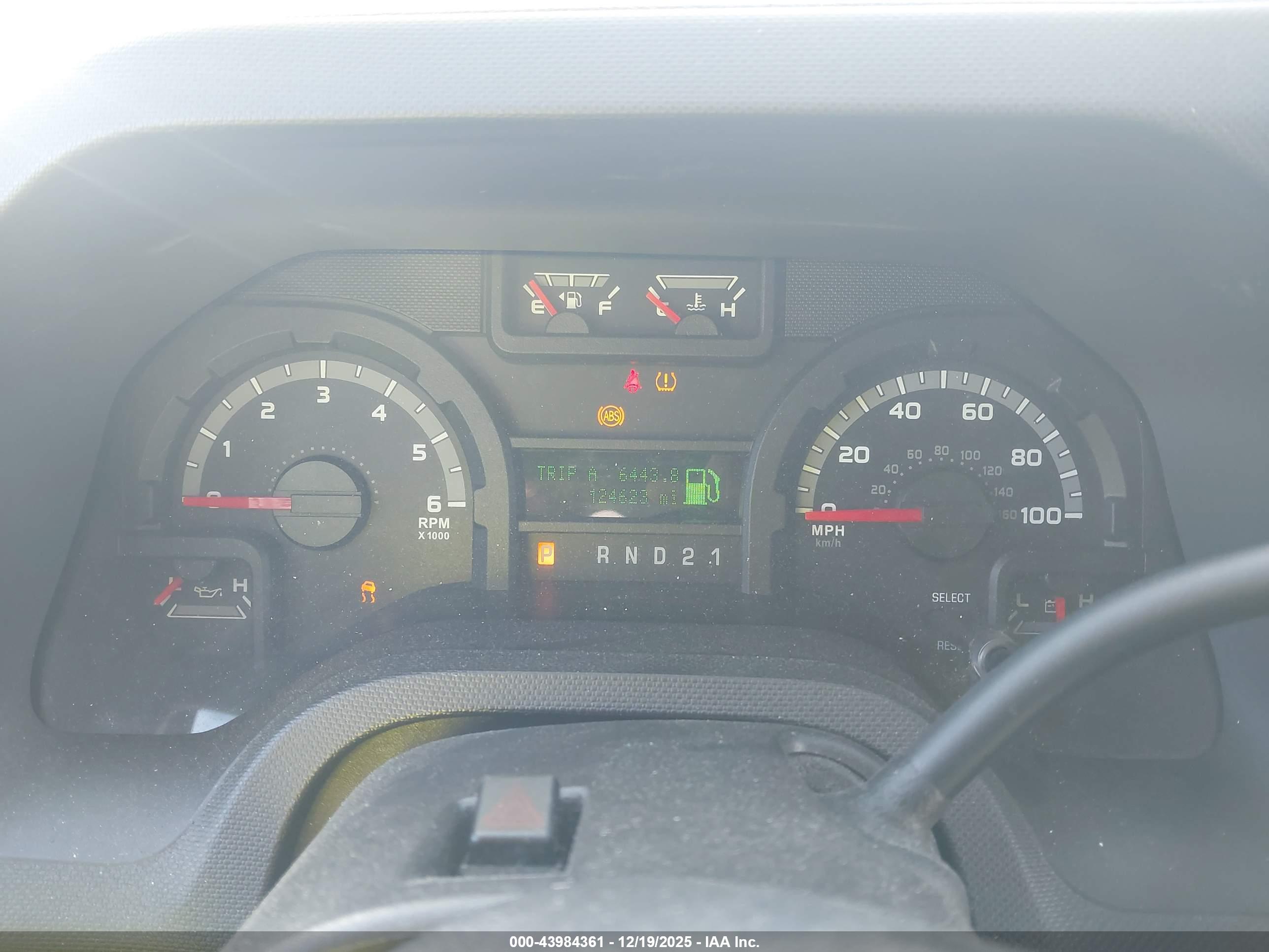 FORD E-350 image 7