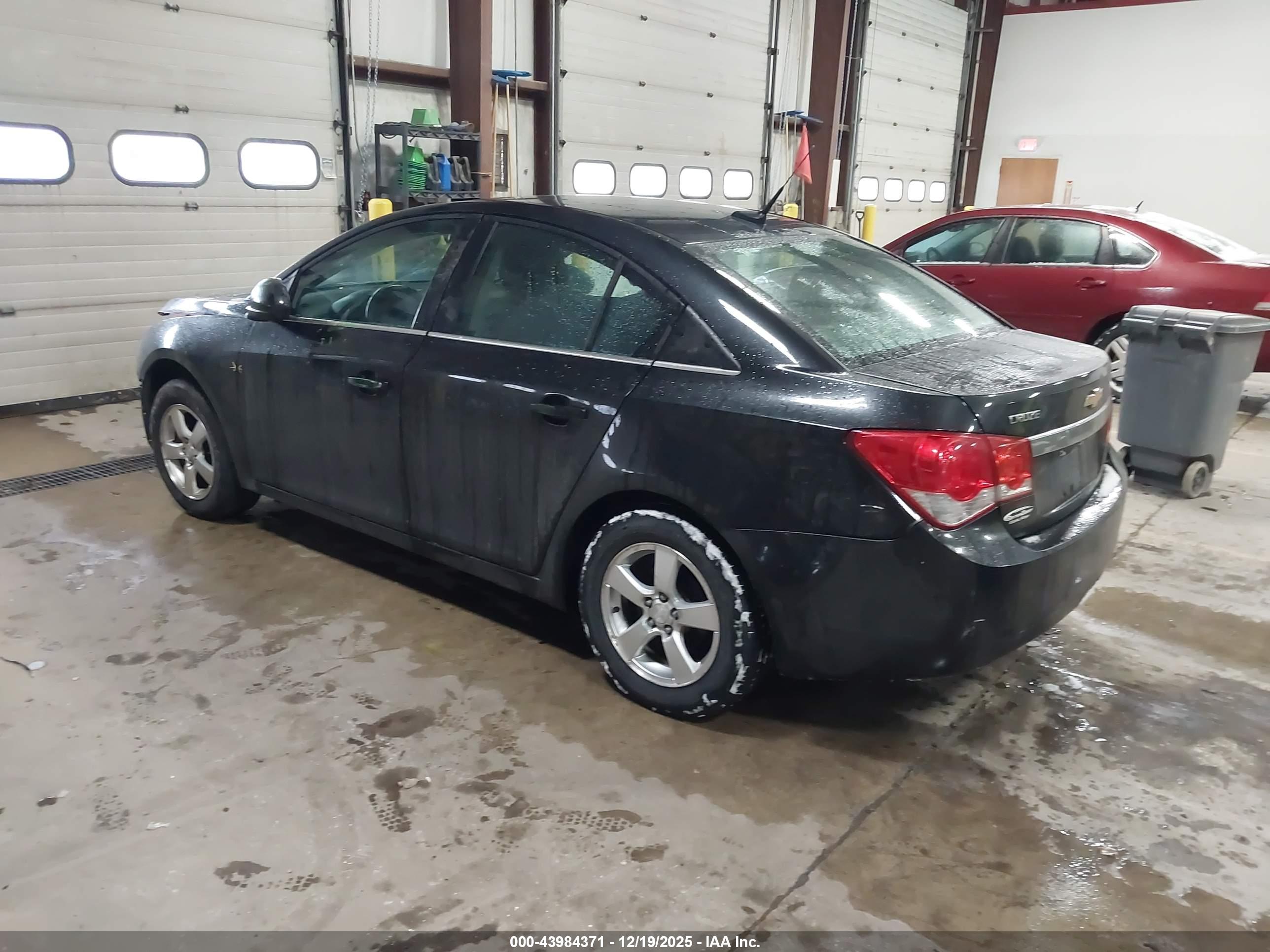 CHEVROLET CRUZE image 3