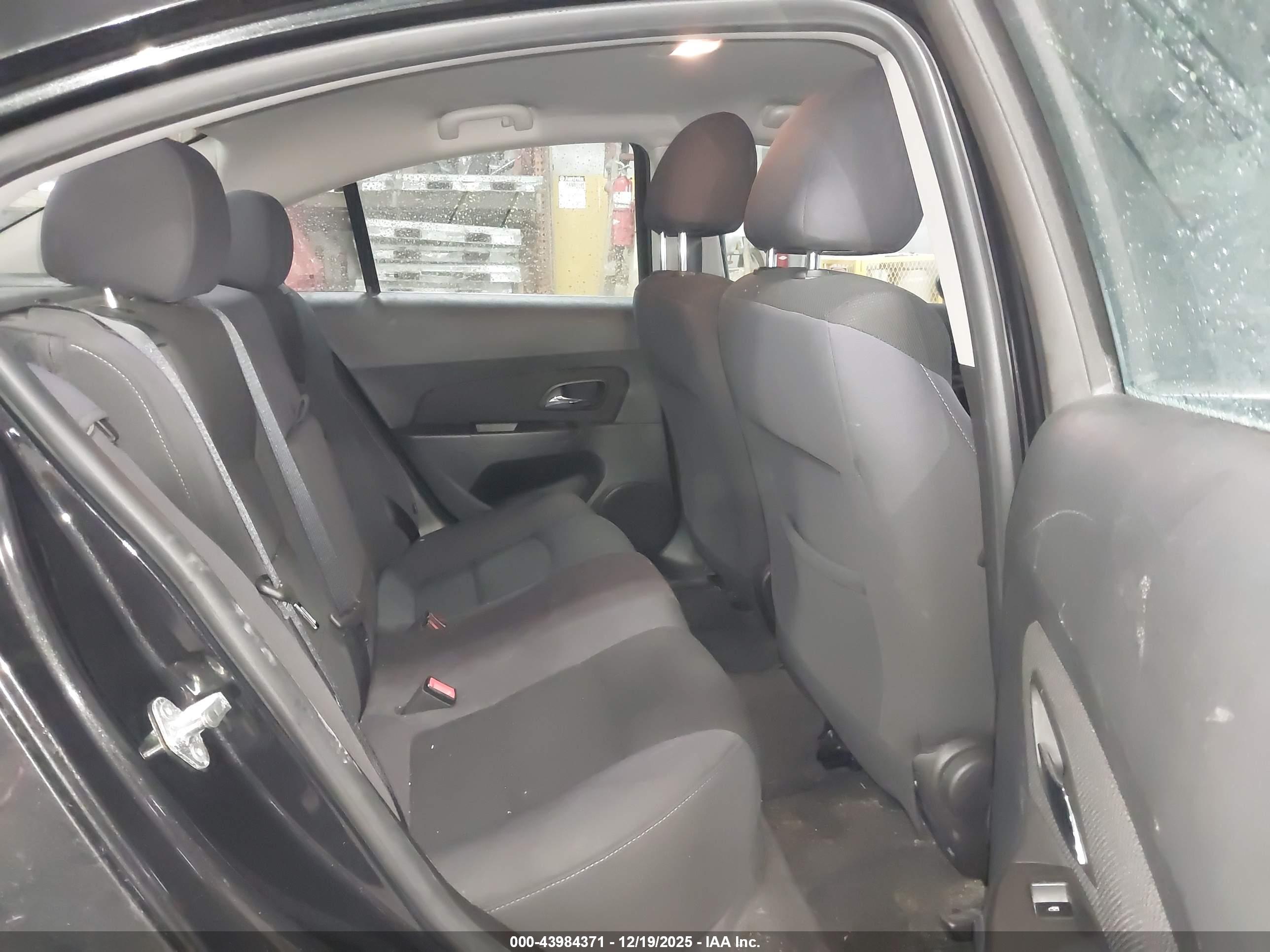 CHEVROLET CRUZE image 8