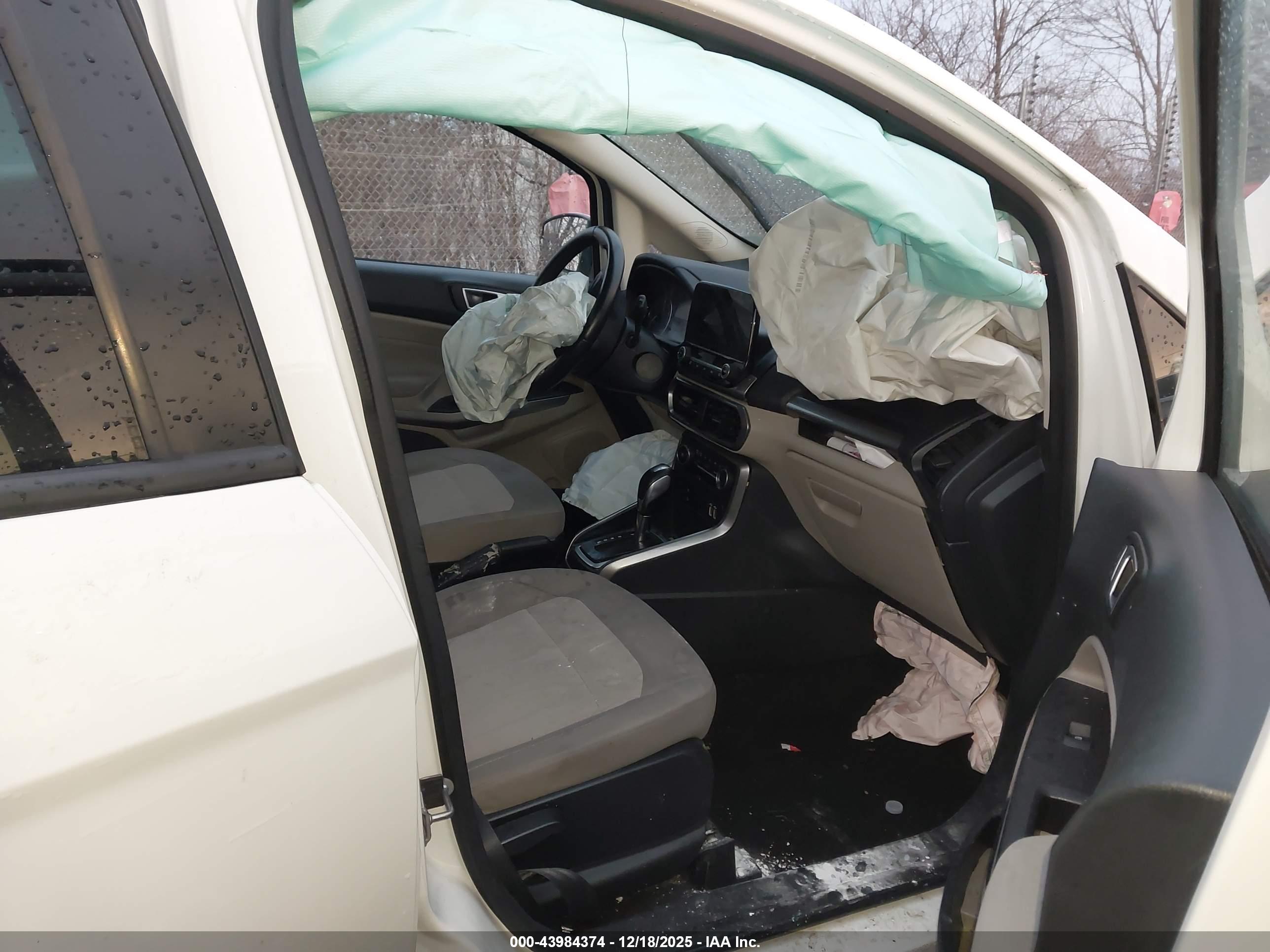 FORD ECOSPORT image 5