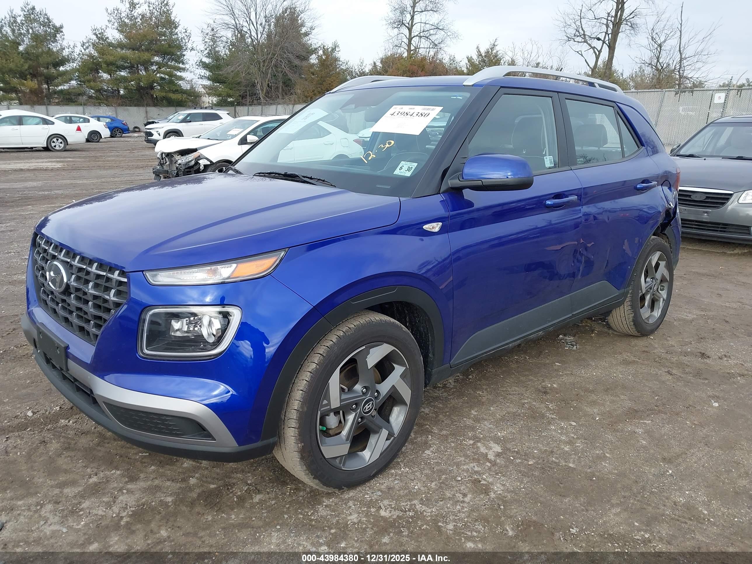 HYUNDAI VENUE image 2