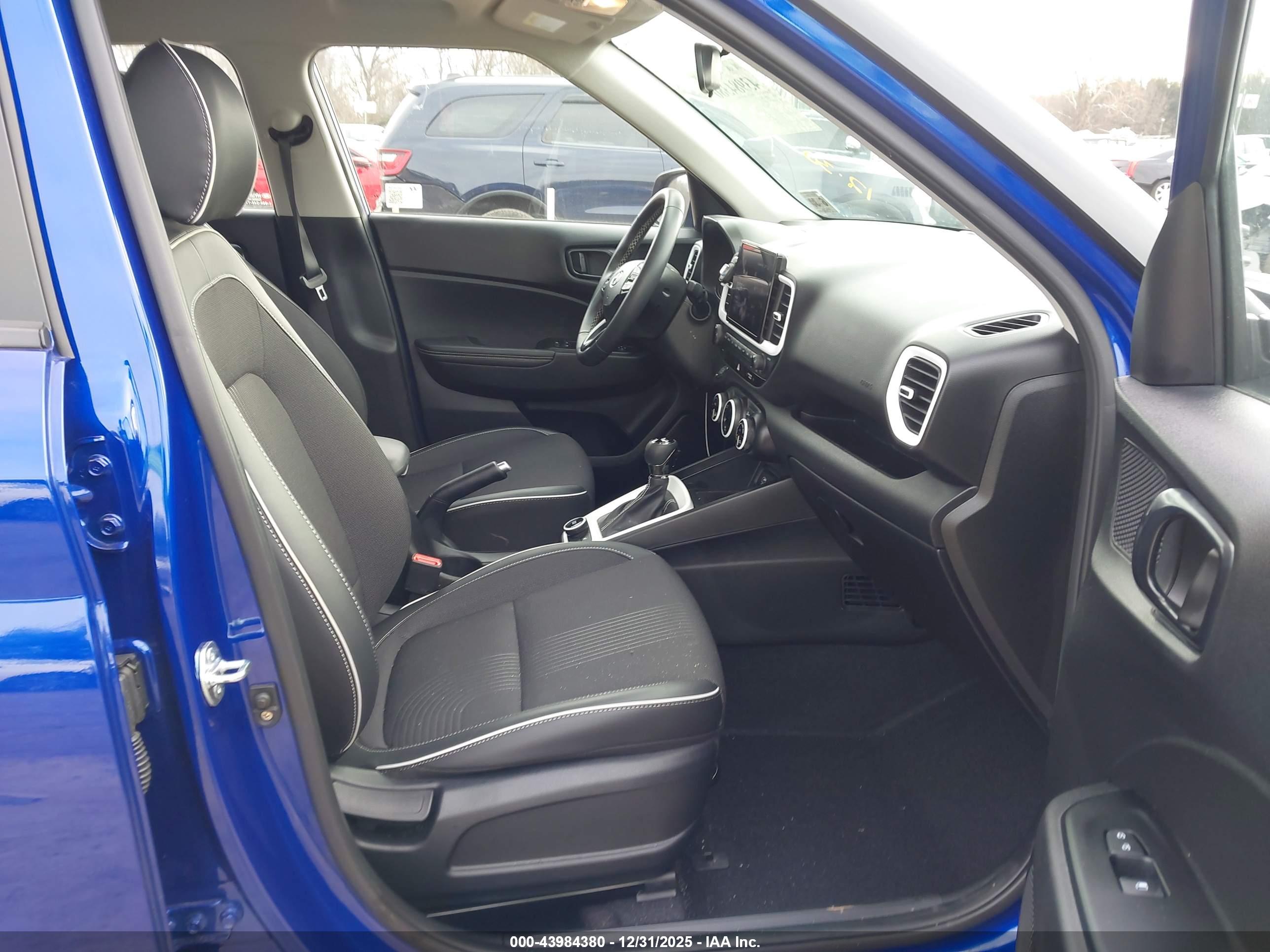 HYUNDAI VENUE image 5