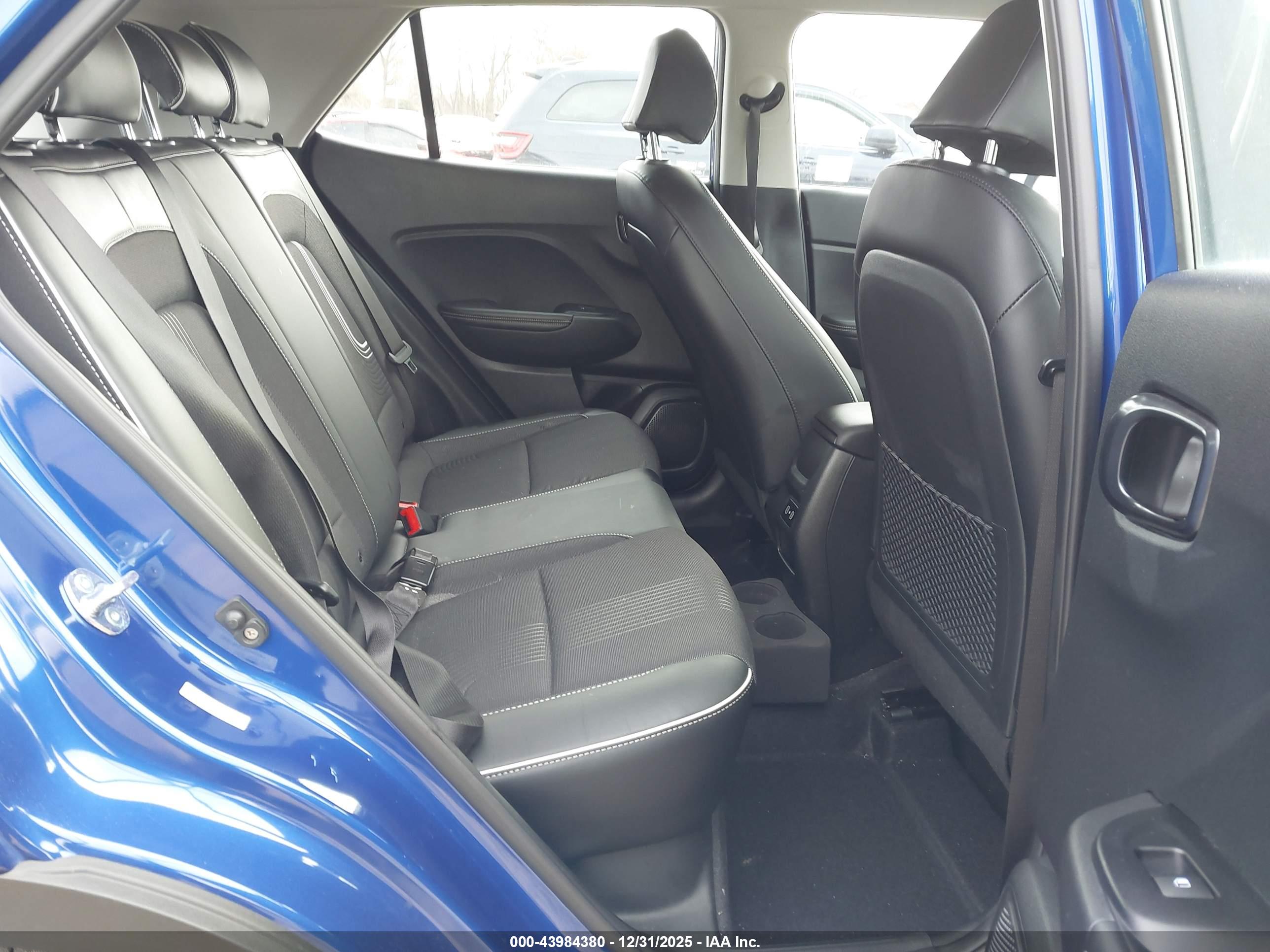 HYUNDAI VENUE image 8