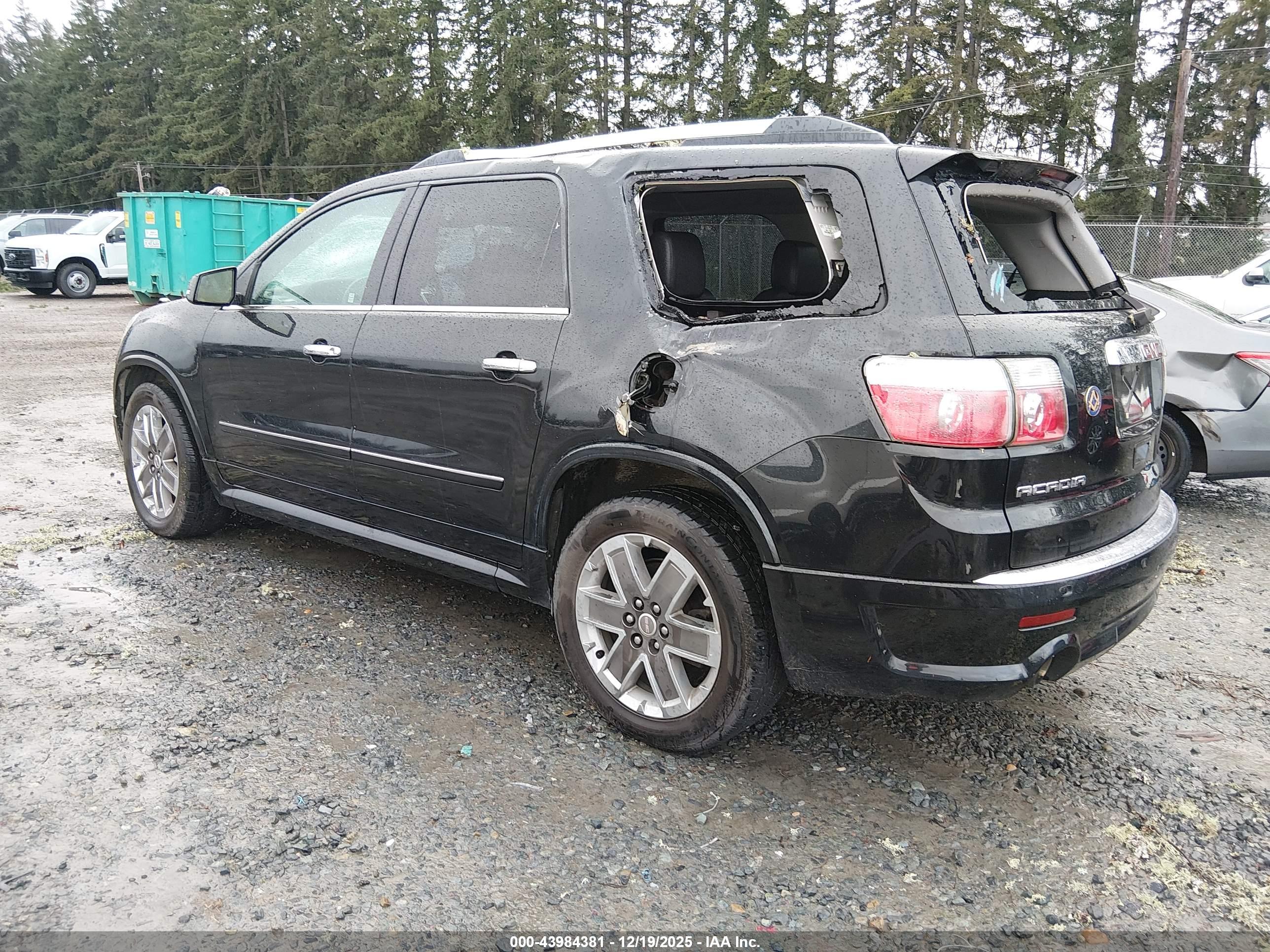 GMC ACADIA image 3