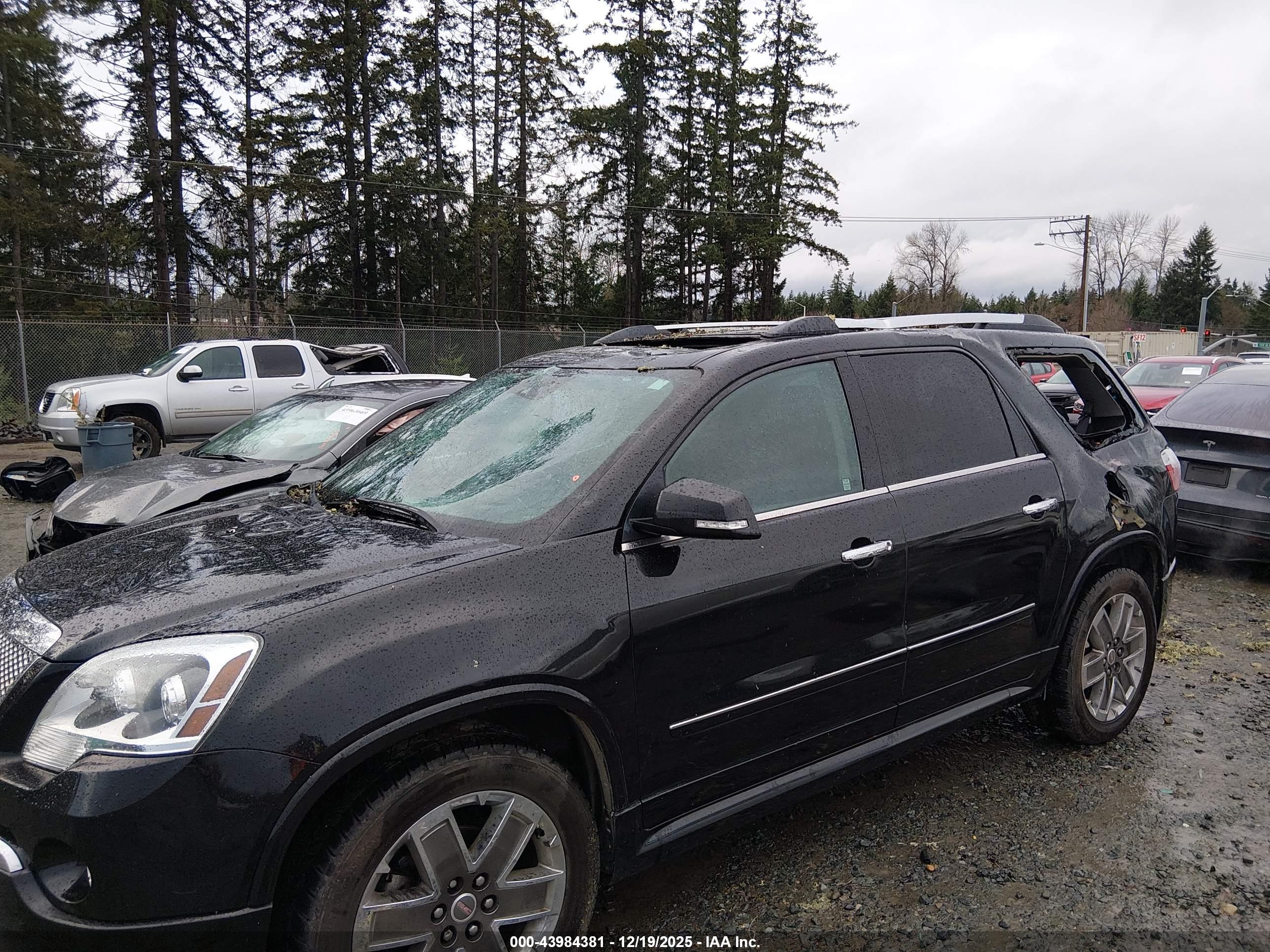 GMC ACADIA image 6