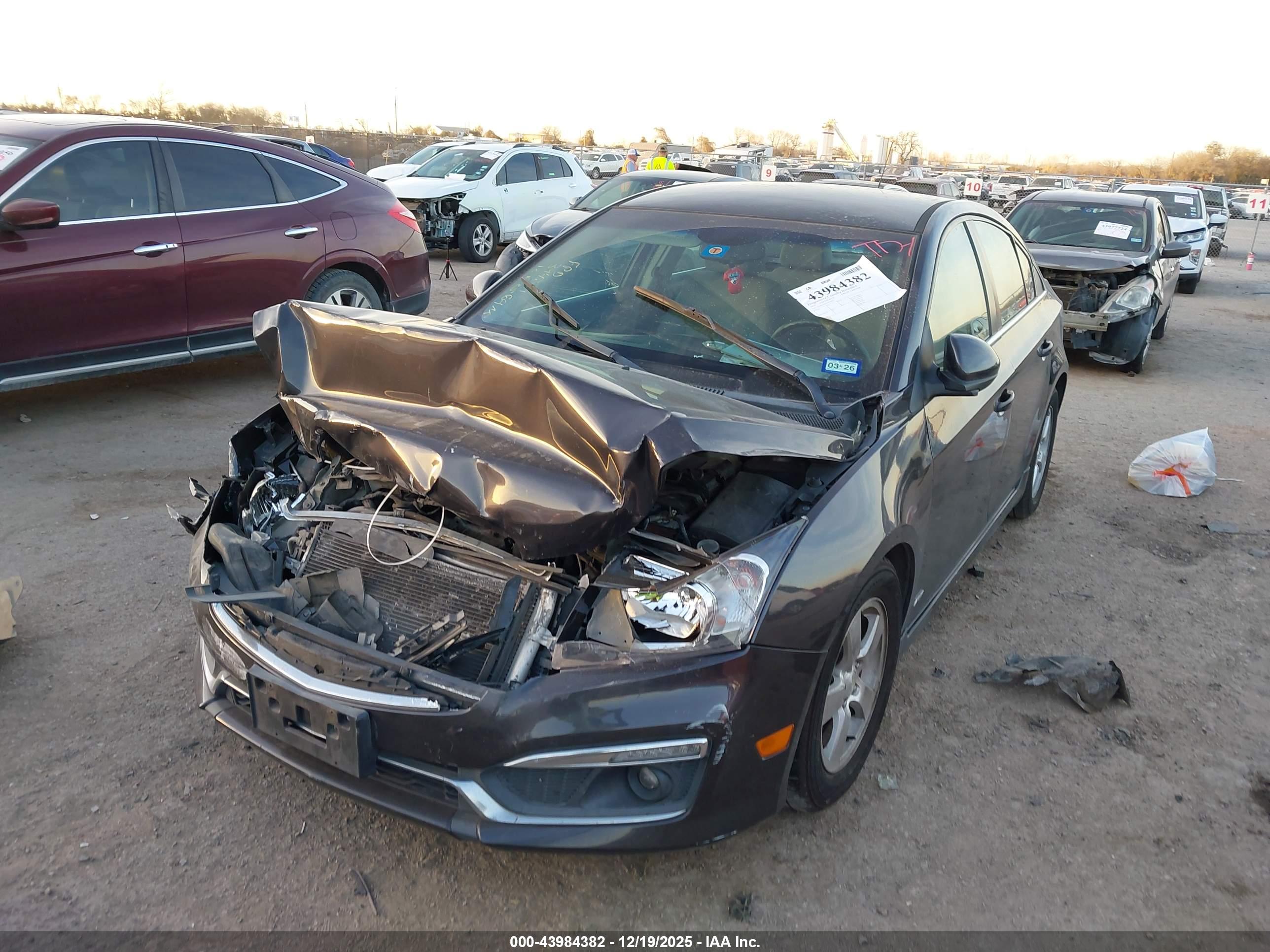 CHEVROLET CRUZE image 2