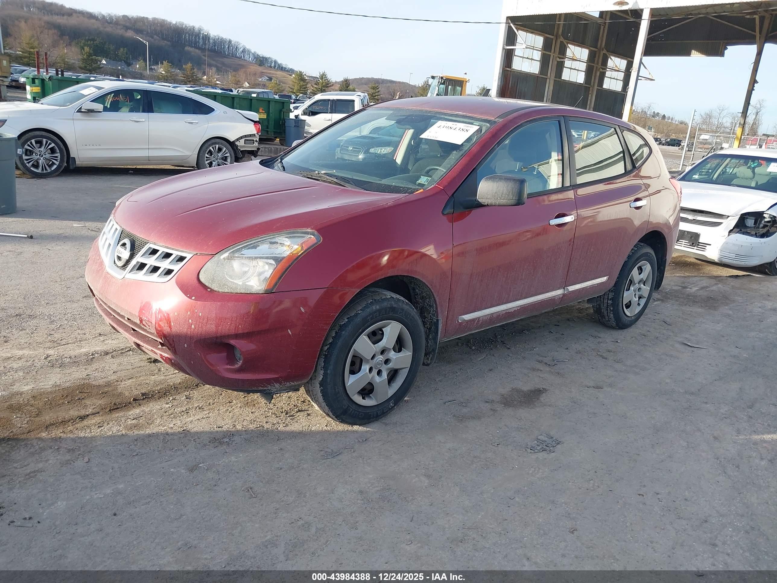 NISSAN ROGUE image 2