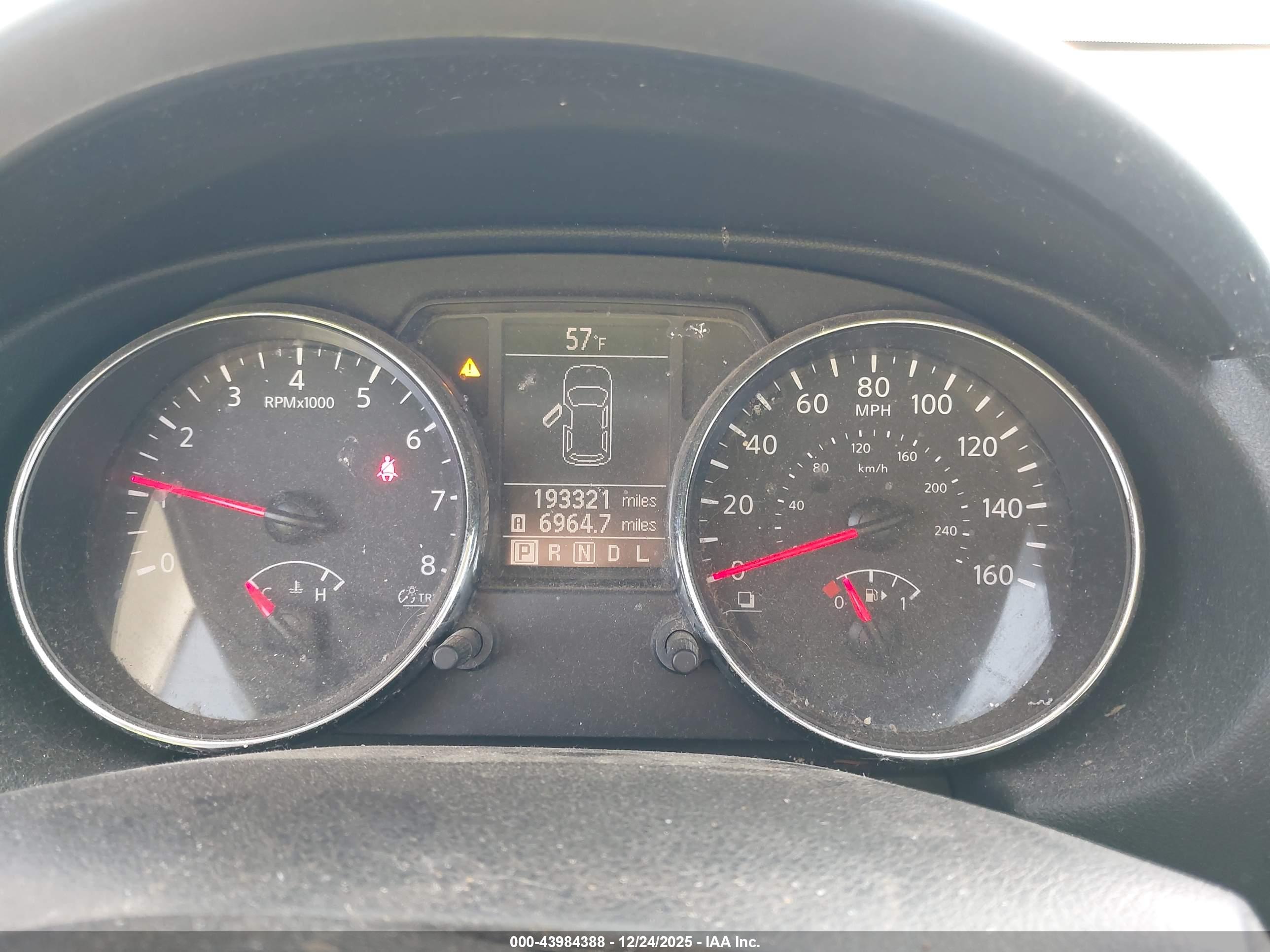 NISSAN ROGUE image 7