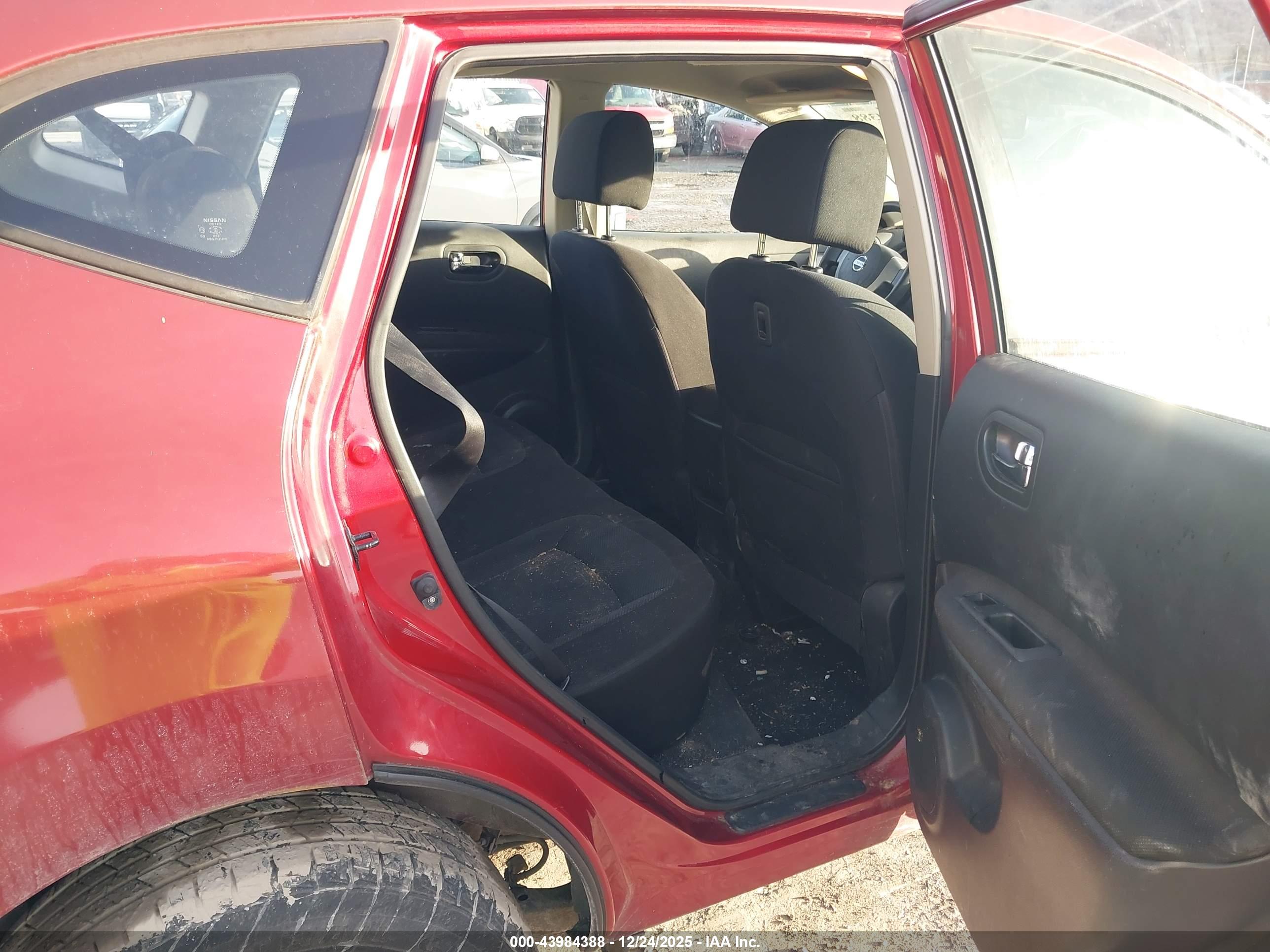 NISSAN ROGUE image 8