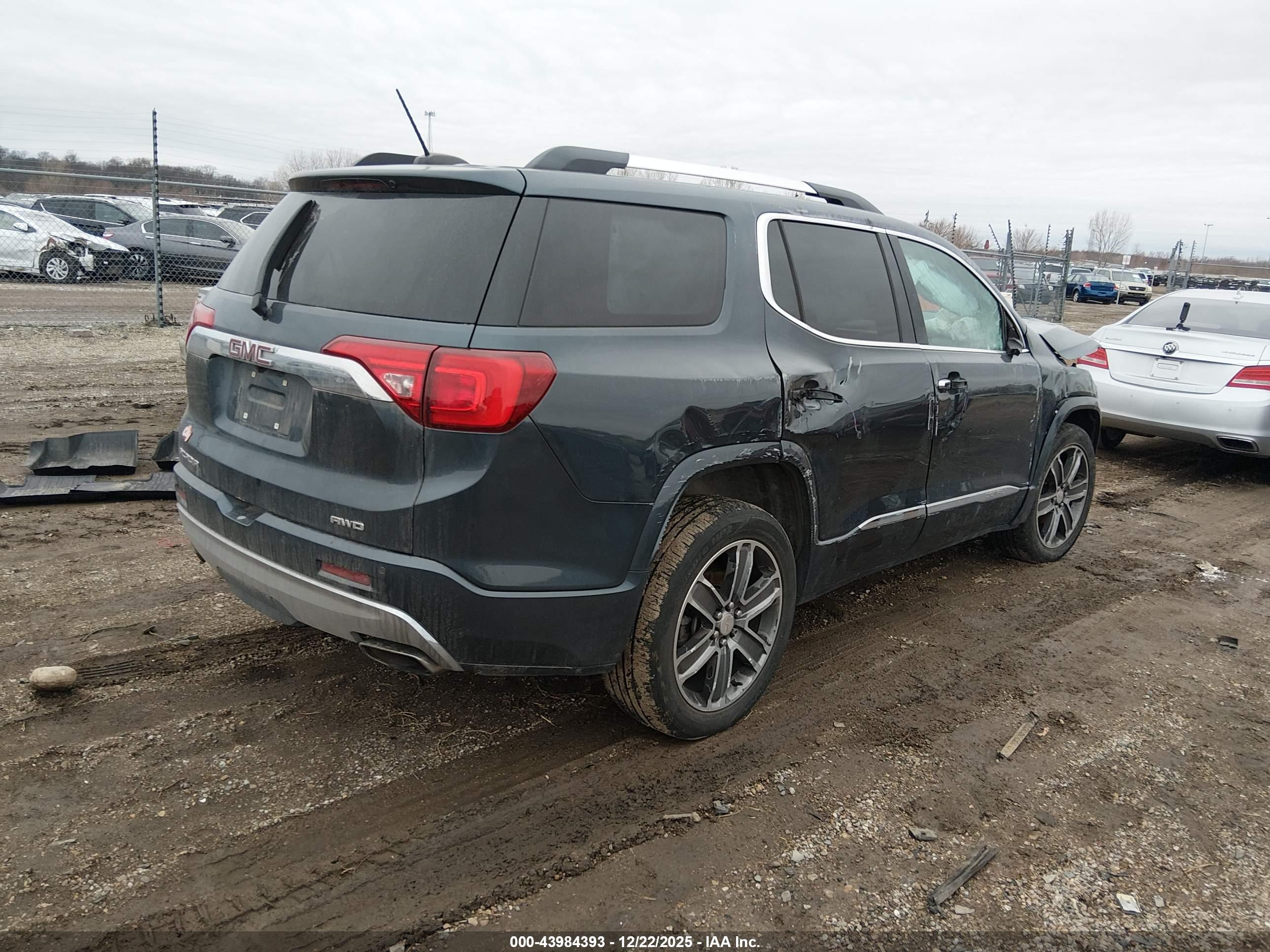 GMC ACADIA image 4