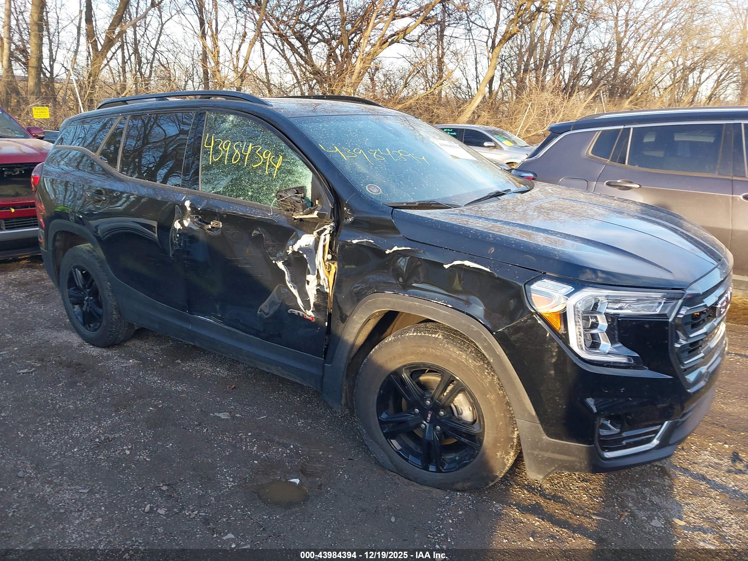 GMC TERRAIN image 6
