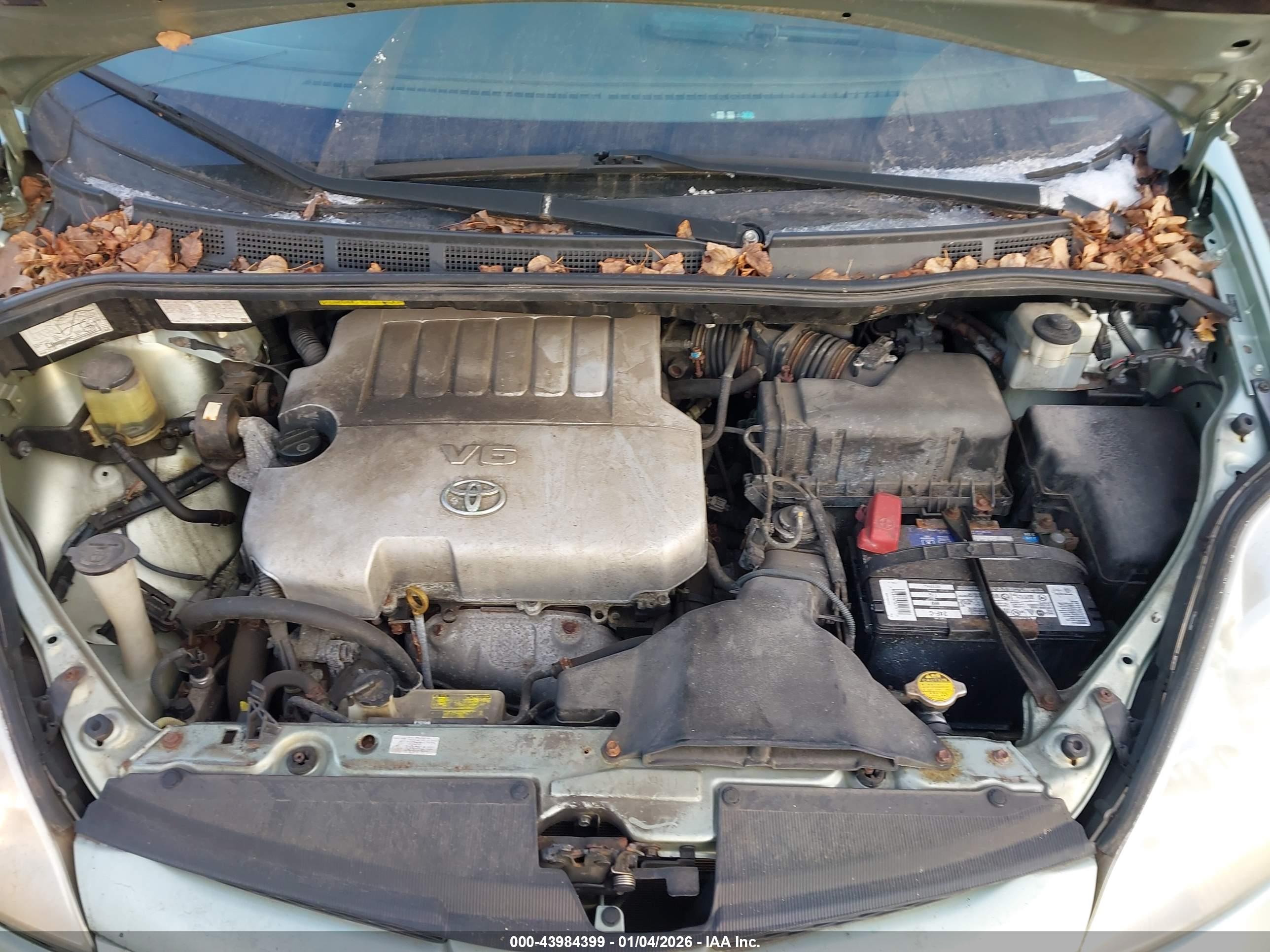 TOYOTA SIENNA image 10