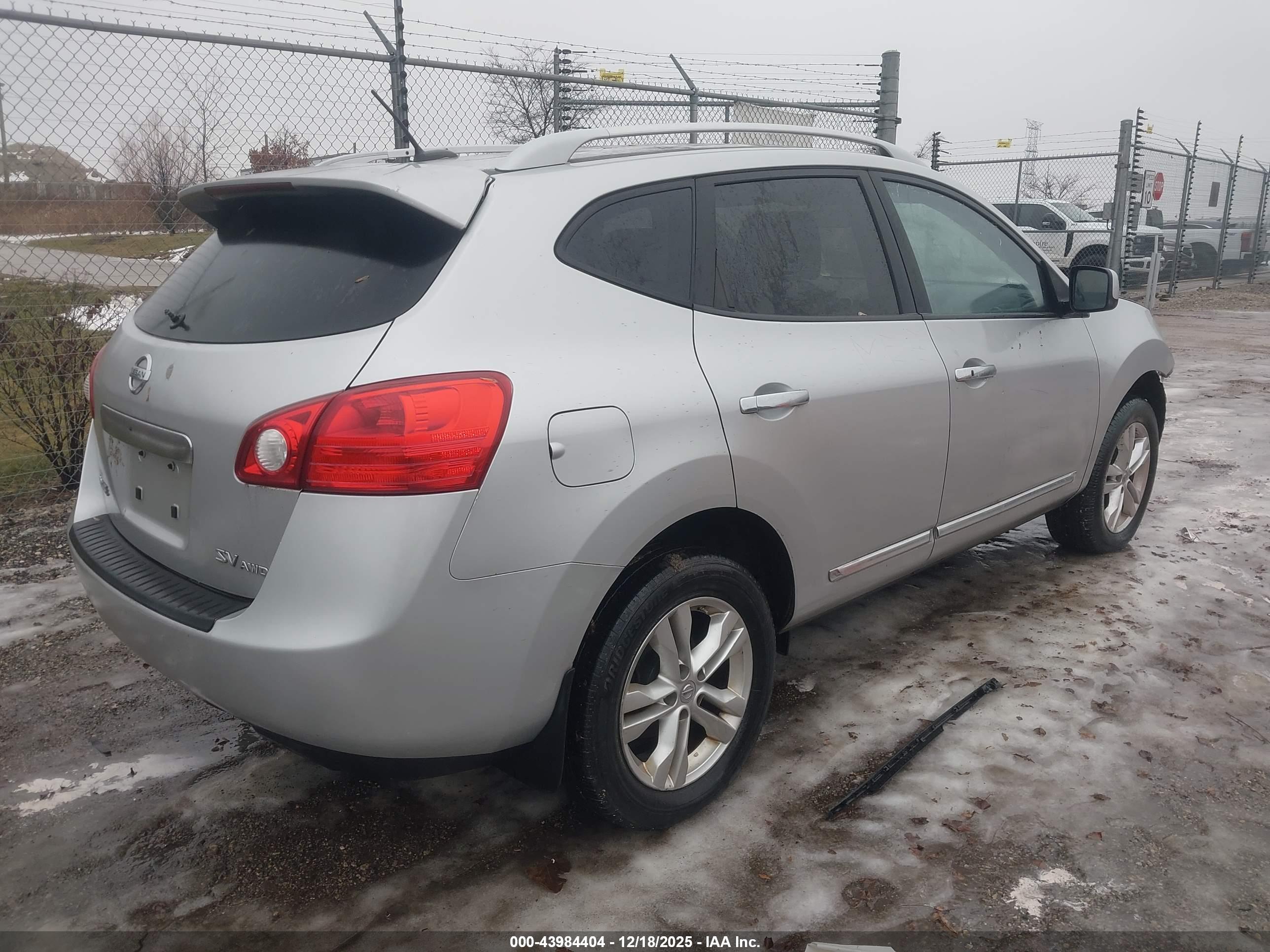 NISSAN ROGUE image 4