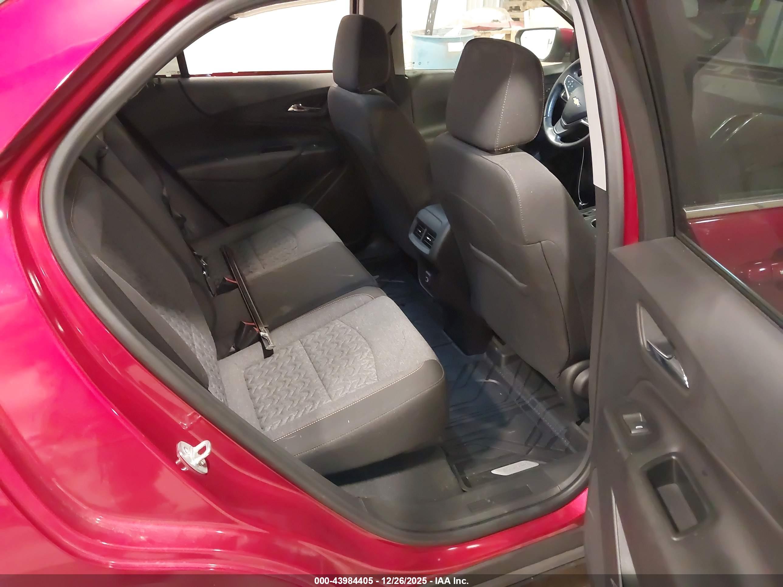 CHEVROLET EQUINOX image 8