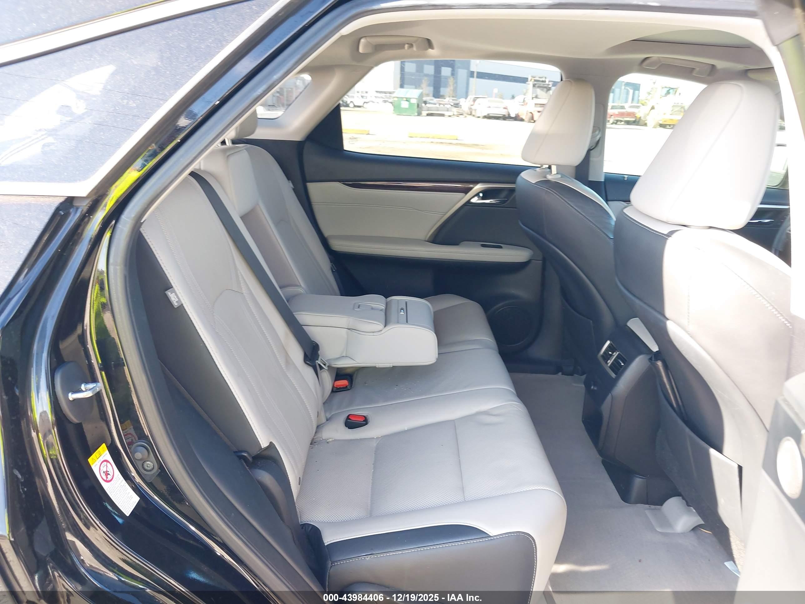 LEXUS RX image 8