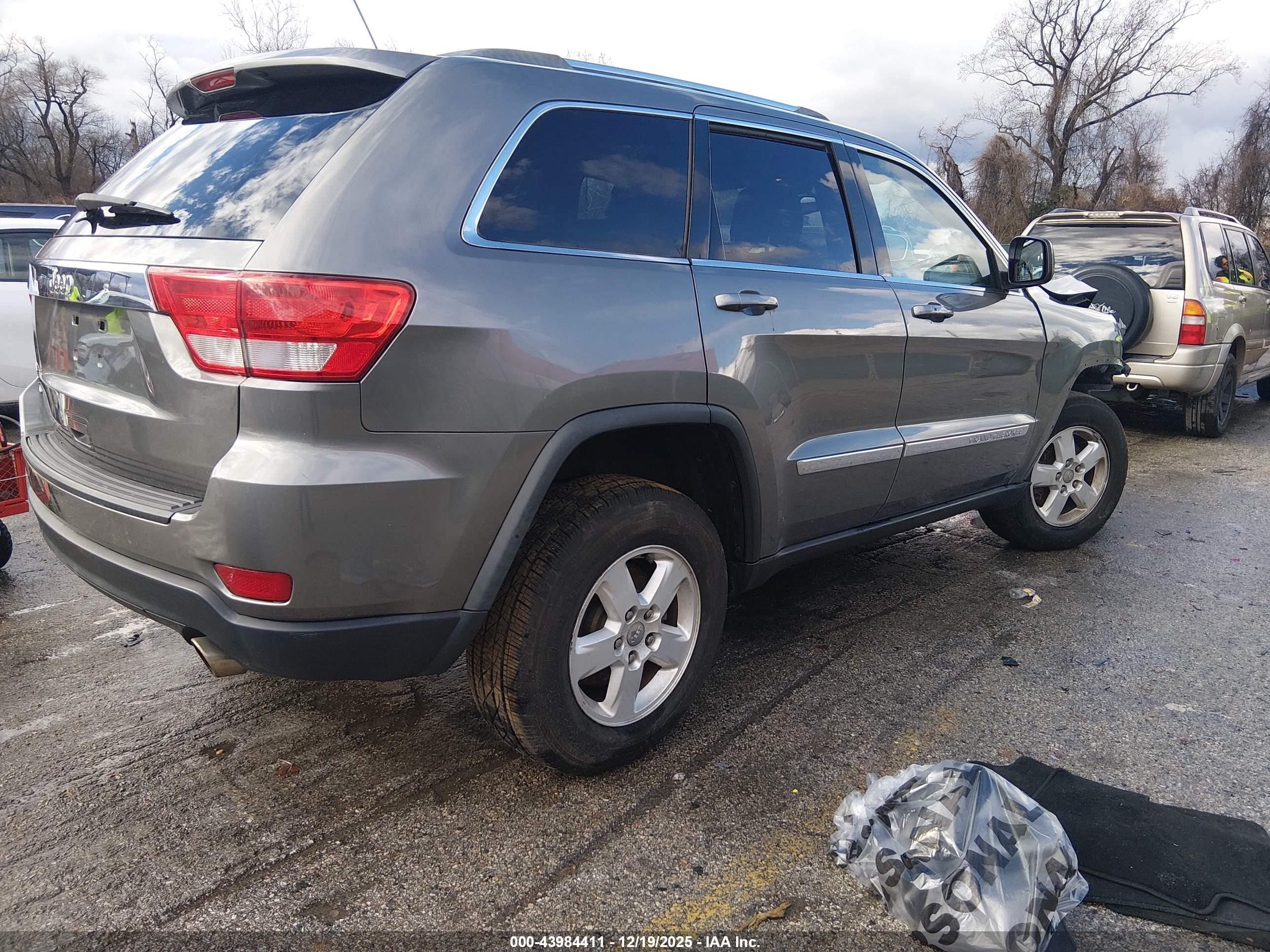 JEEP GRAND image 4