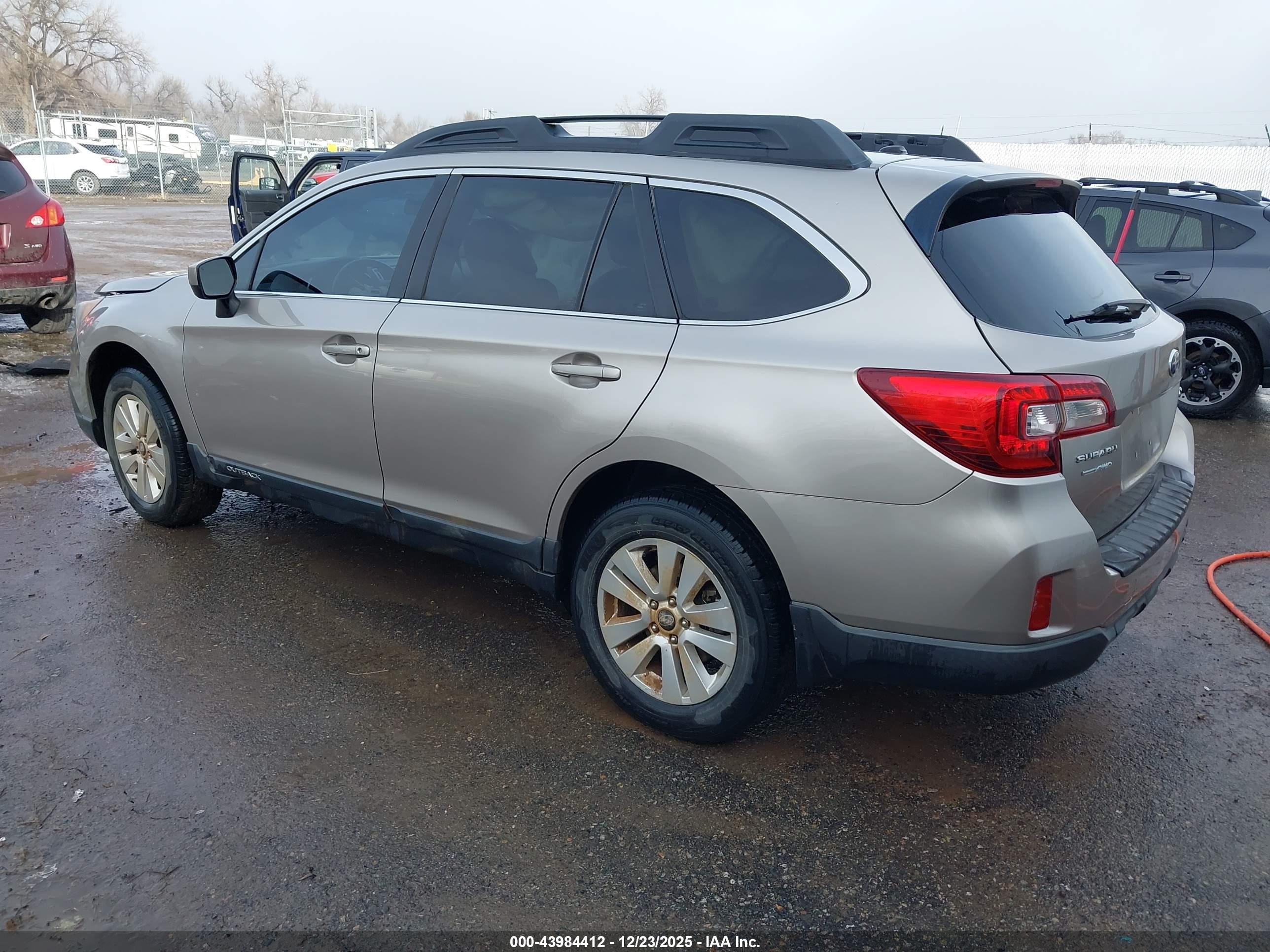 SUBARU OUTBACK image 3