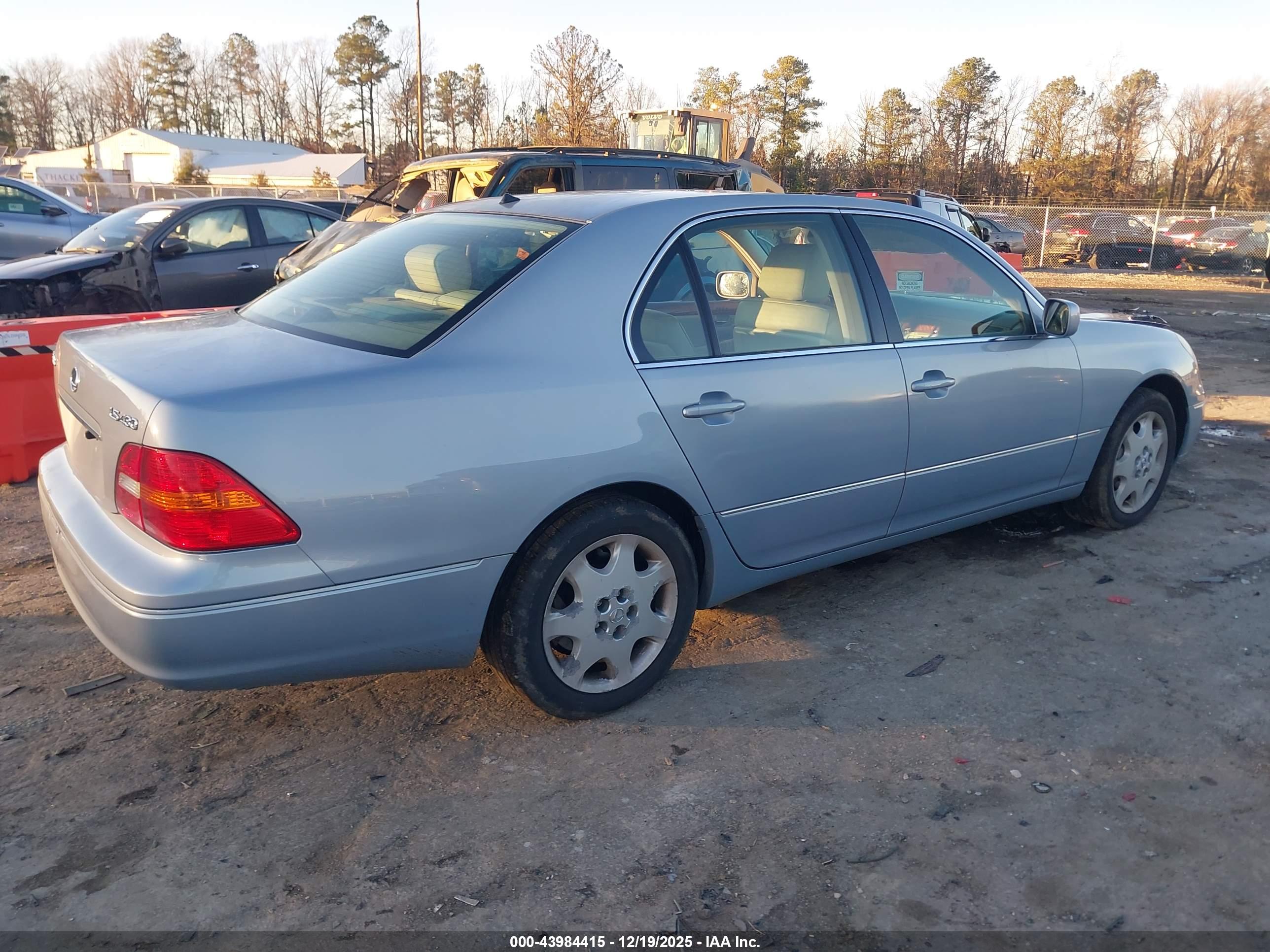 LEXUS LS image 4