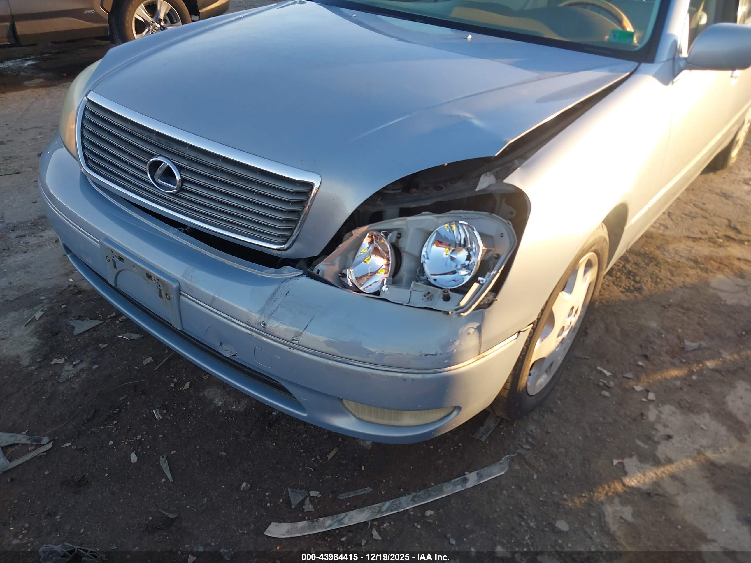 LEXUS LS image 6