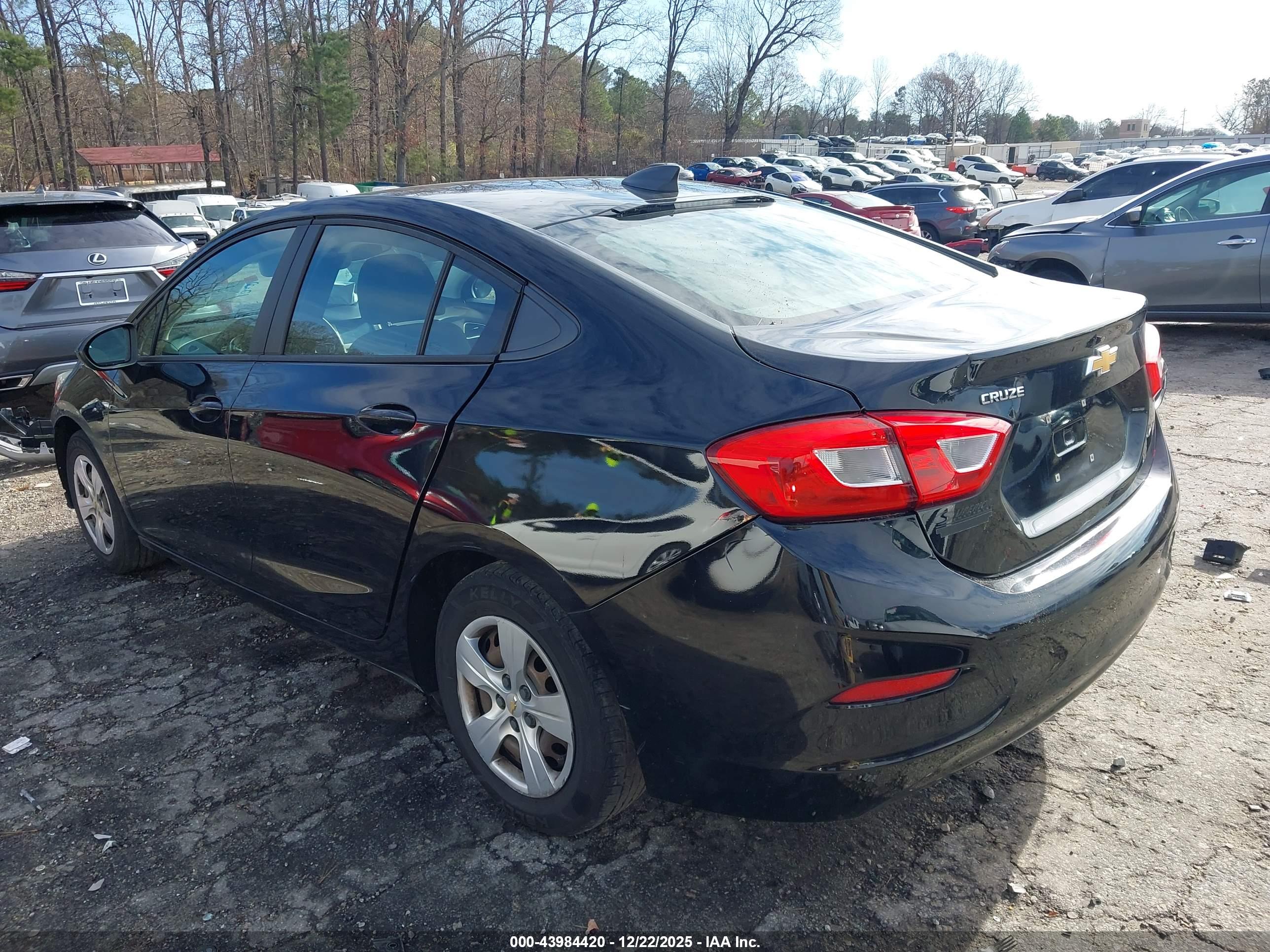 CHEVROLET CRUZE image 3