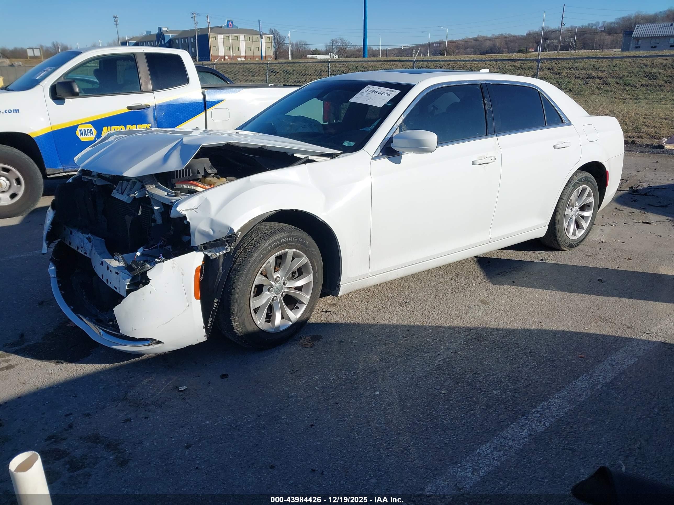 CHRYSLER 300 image 2