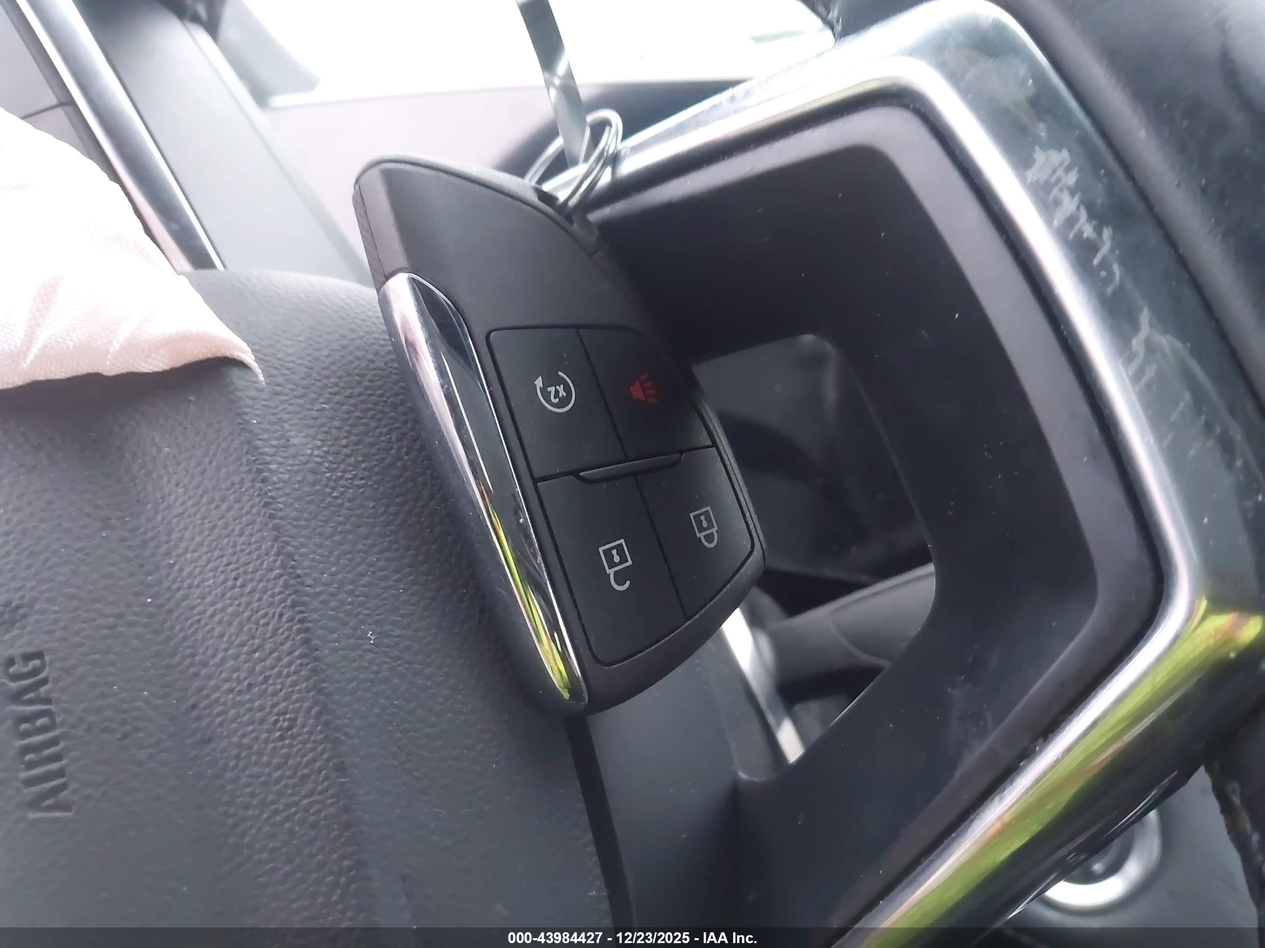 CHEVROLET EQUINOX image 11