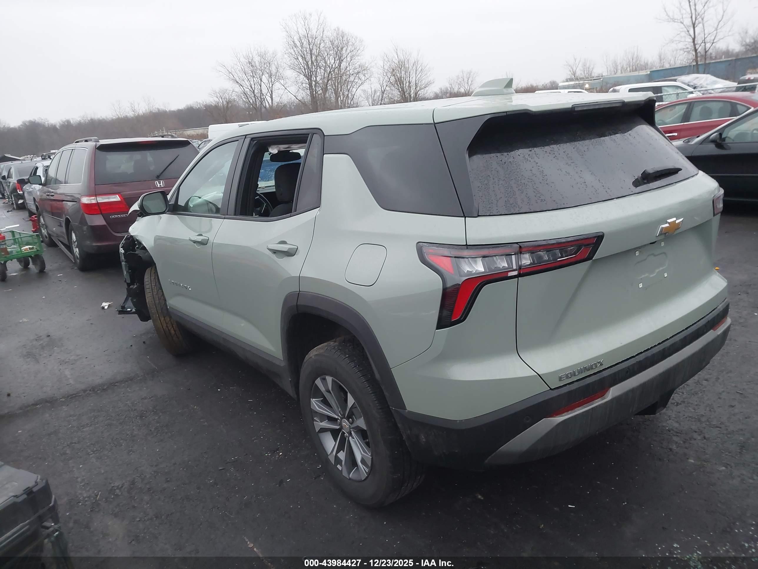 CHEVROLET EQUINOX image 3