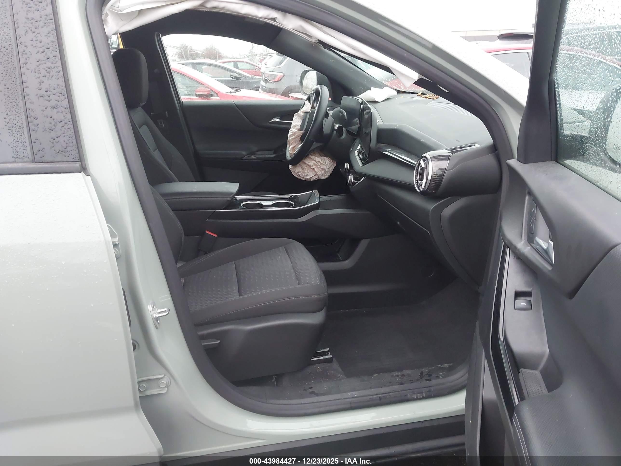 CHEVROLET EQUINOX image 5