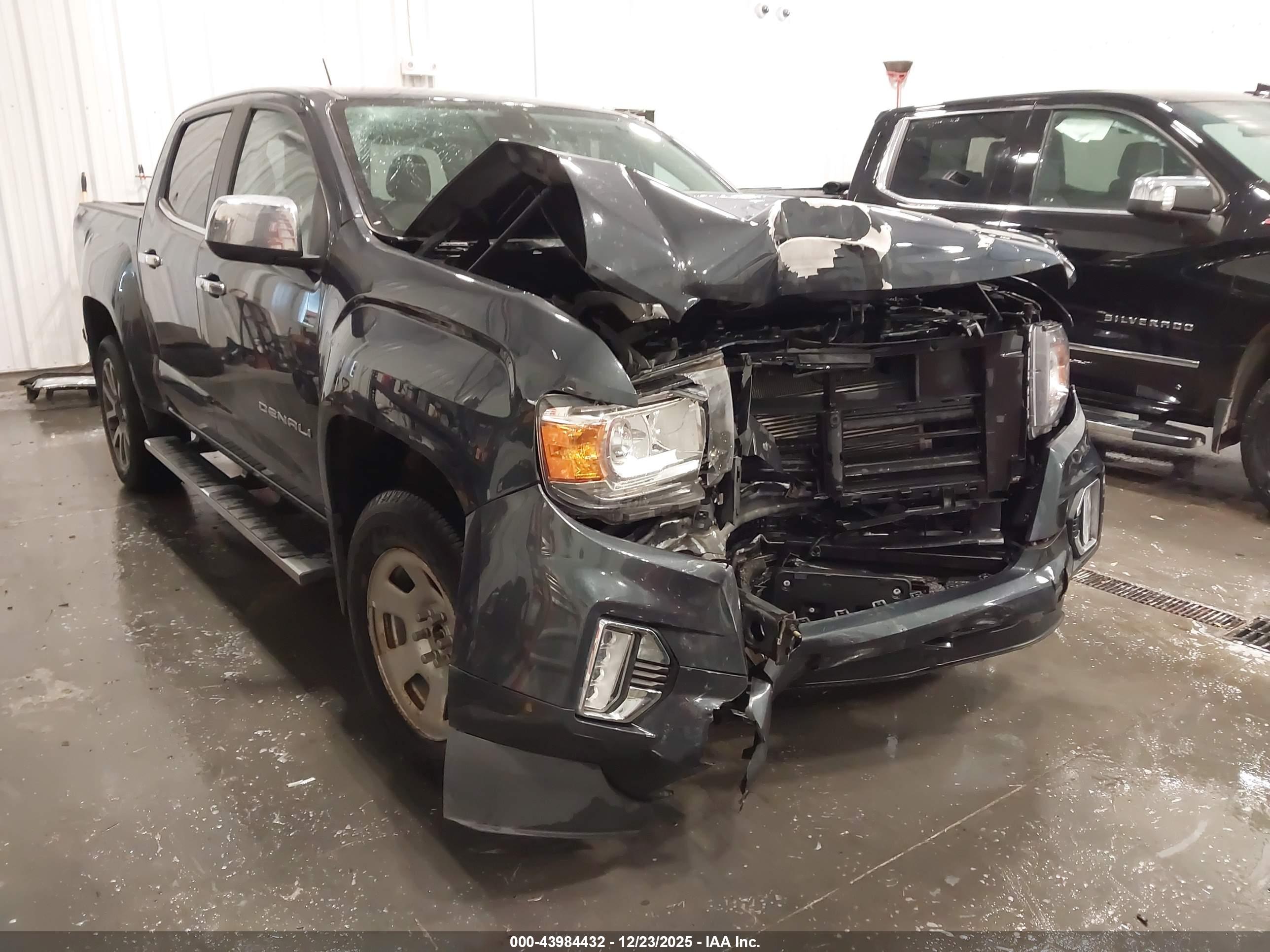 GMC CANYON image 6
