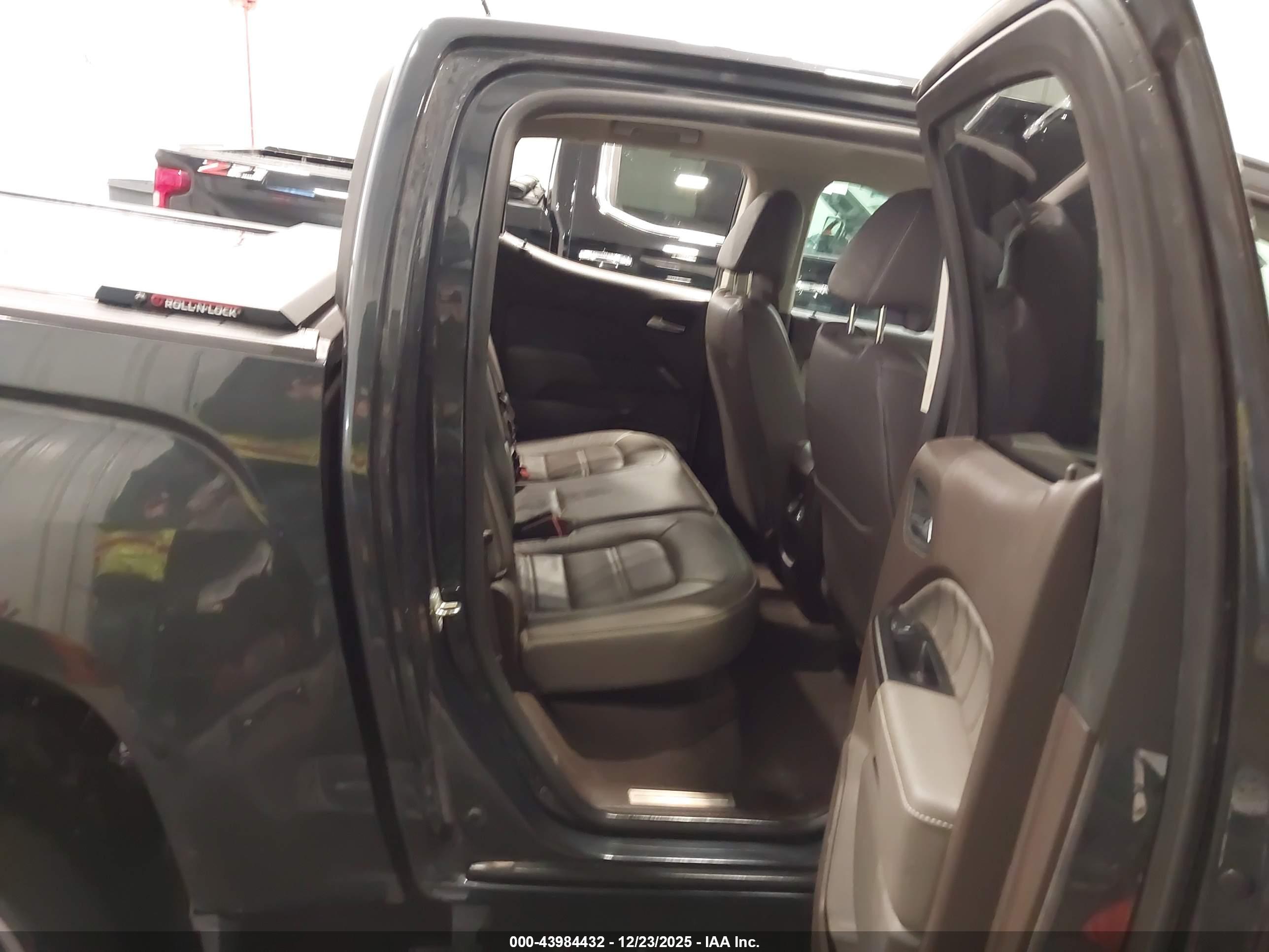 GMC CANYON image 8