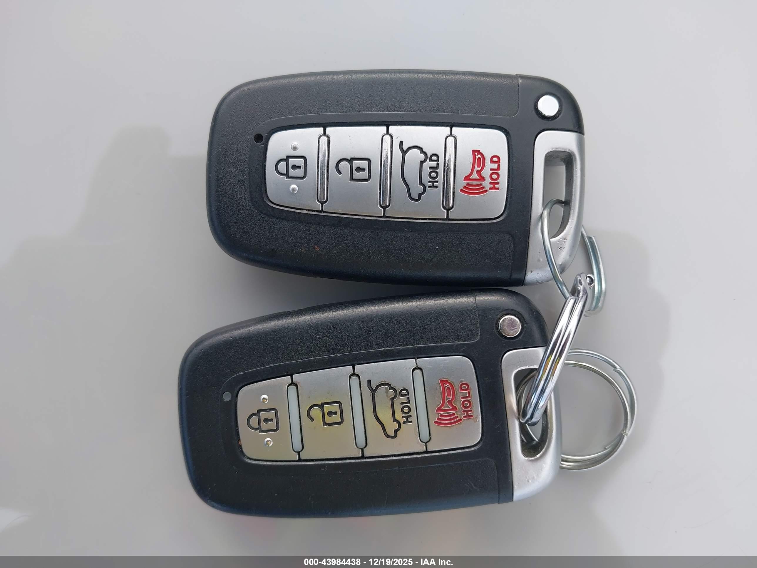 HYUNDAI ELANTRA image 11