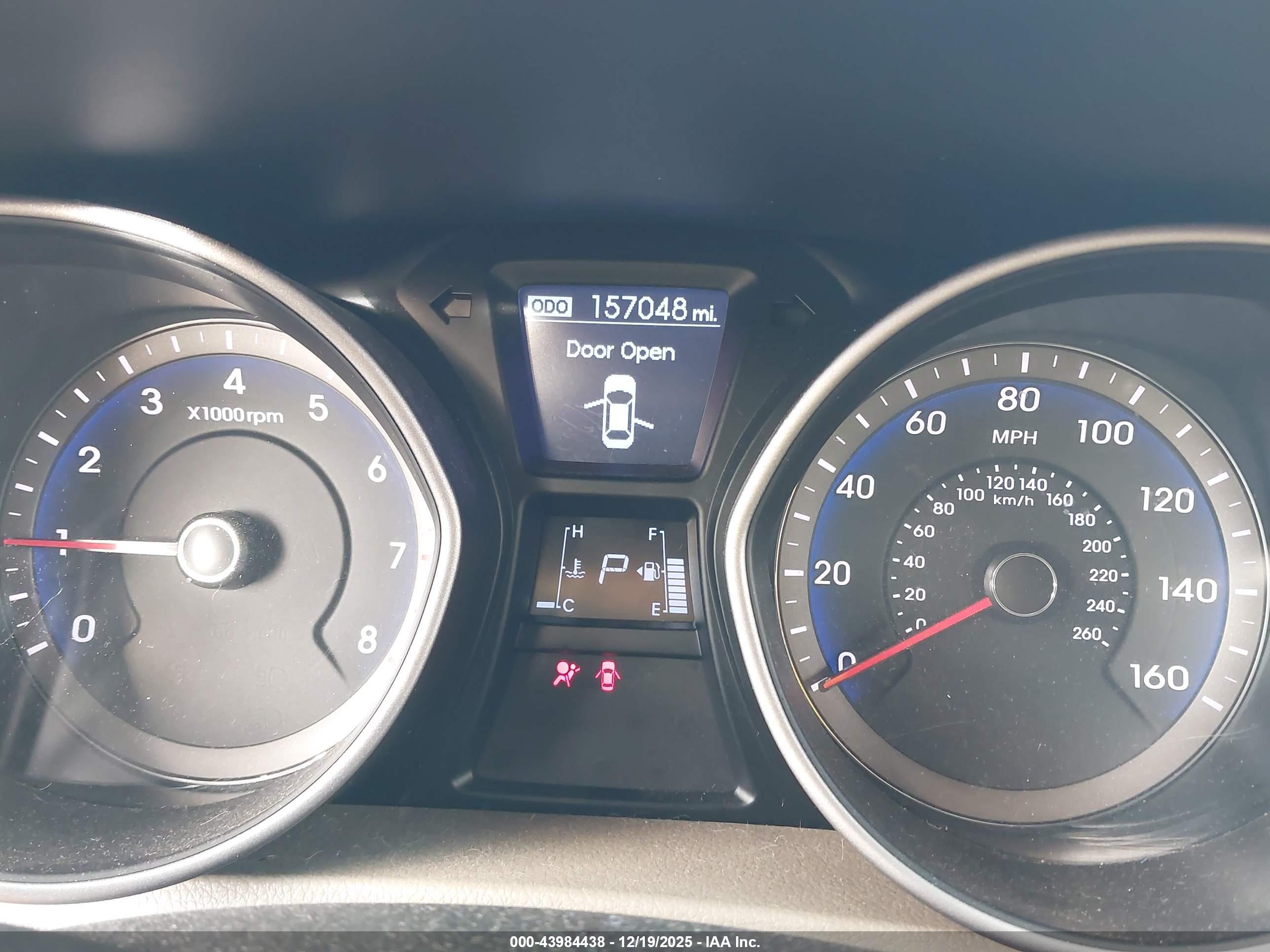HYUNDAI ELANTRA image 7