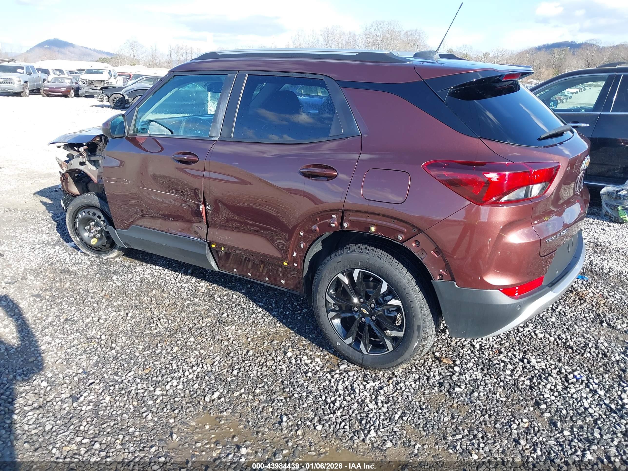 CHEVROLET TRAILBLAZER image 3