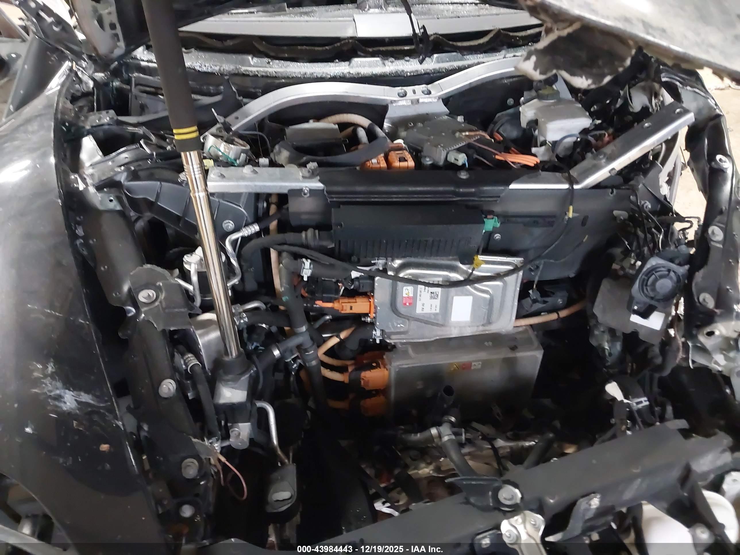 PORSCHE TAYCAN image 10