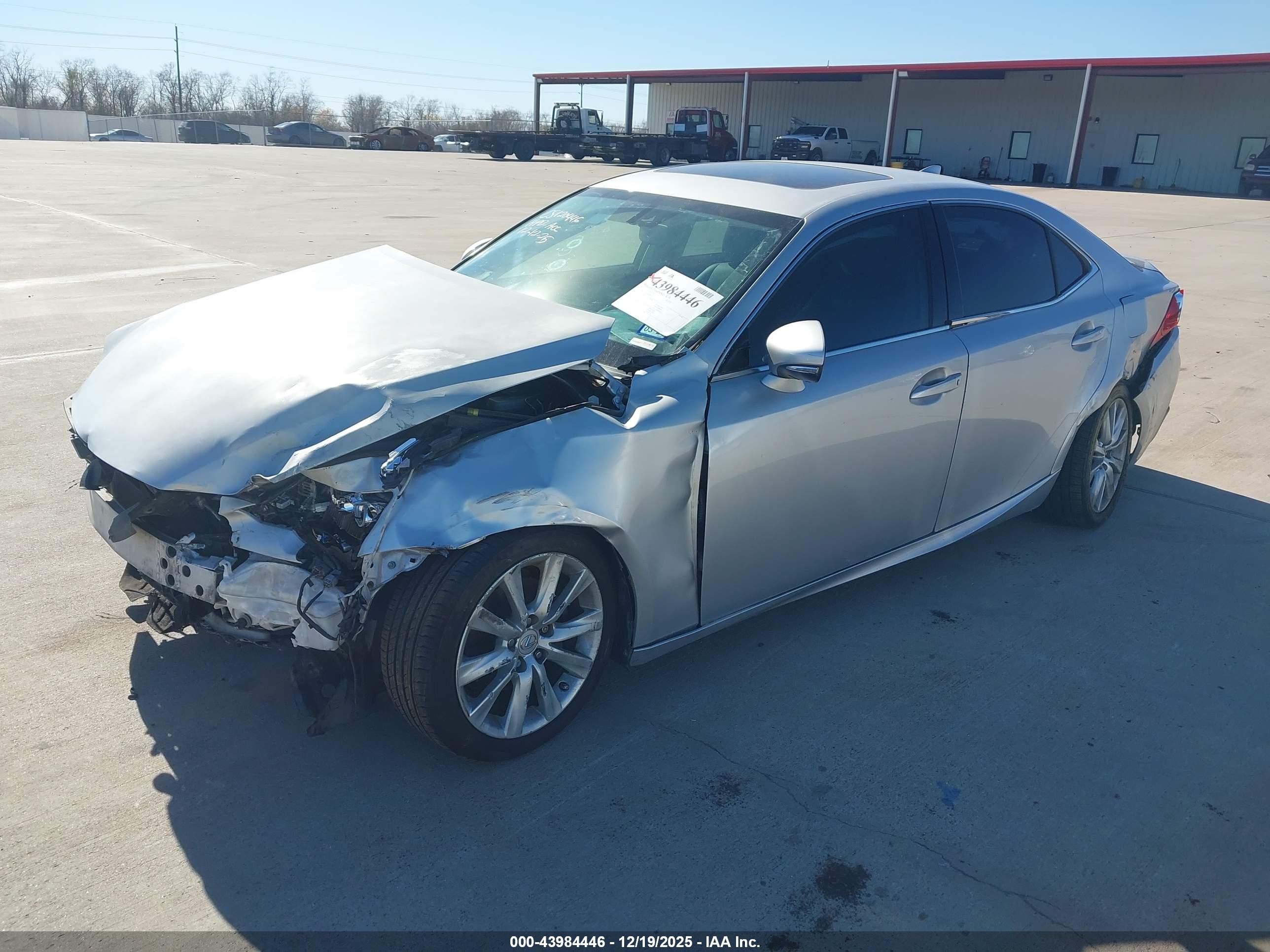 LEXUS IS image 2