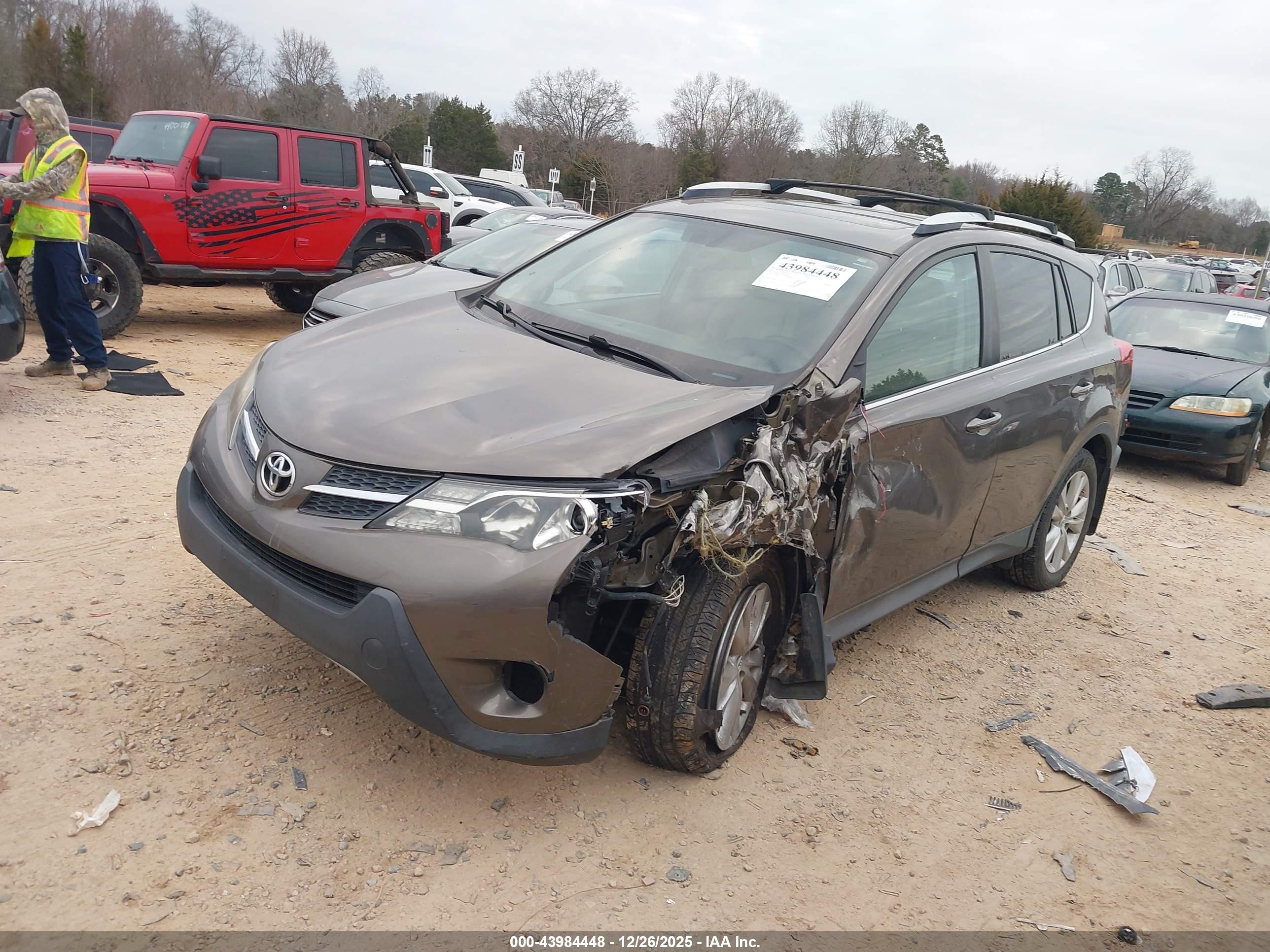 TOYOTA RAV4 image 2